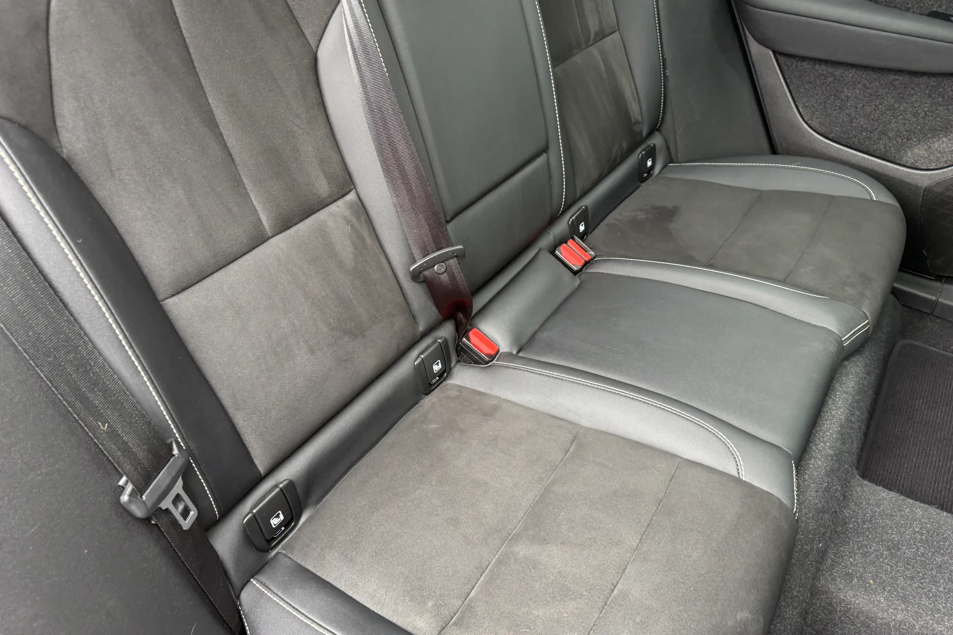 Volvo XC40 thumbnail image number 25