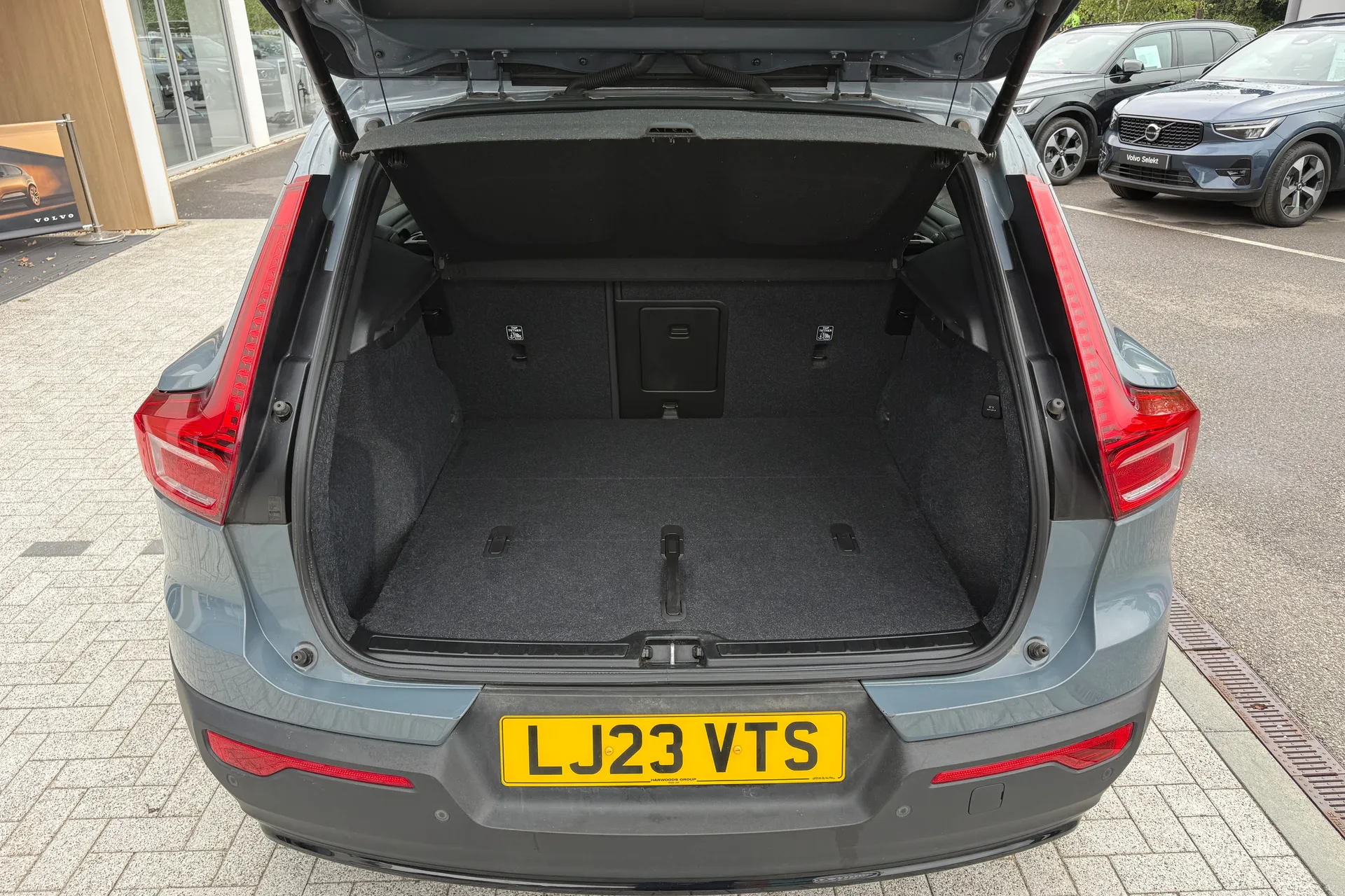Volvo XC40 thumbnail image number 21
