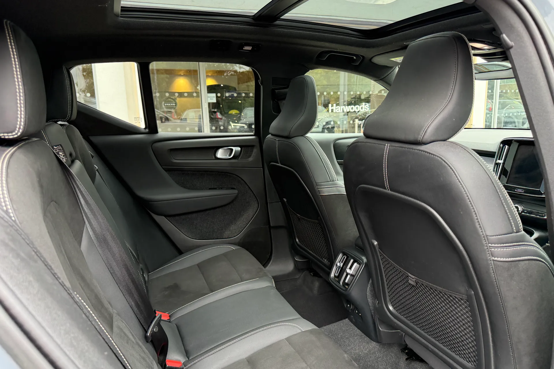 Volvo XC40 thumbnail image number 23