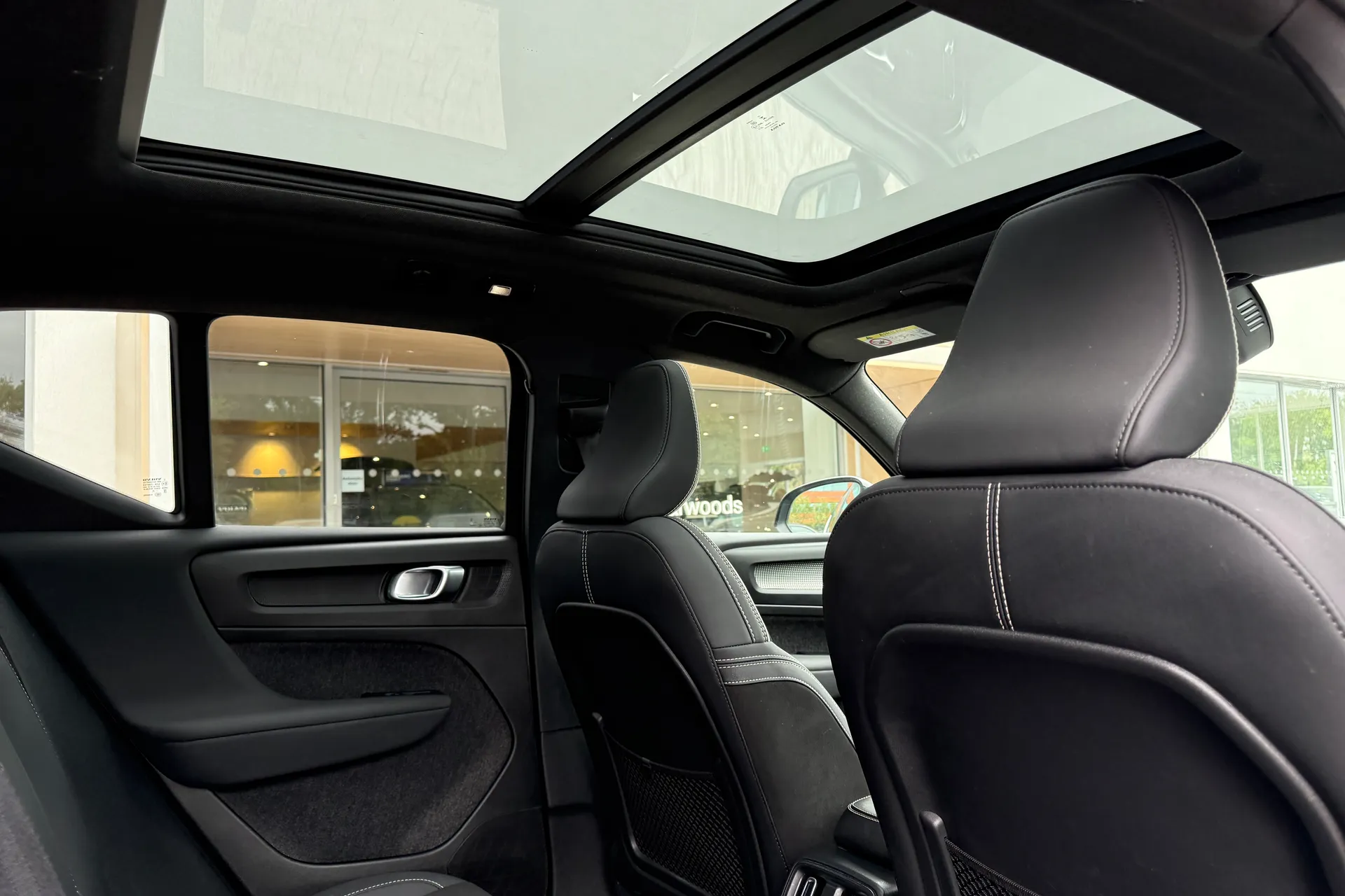 Volvo XC40 thumbnail image number 24