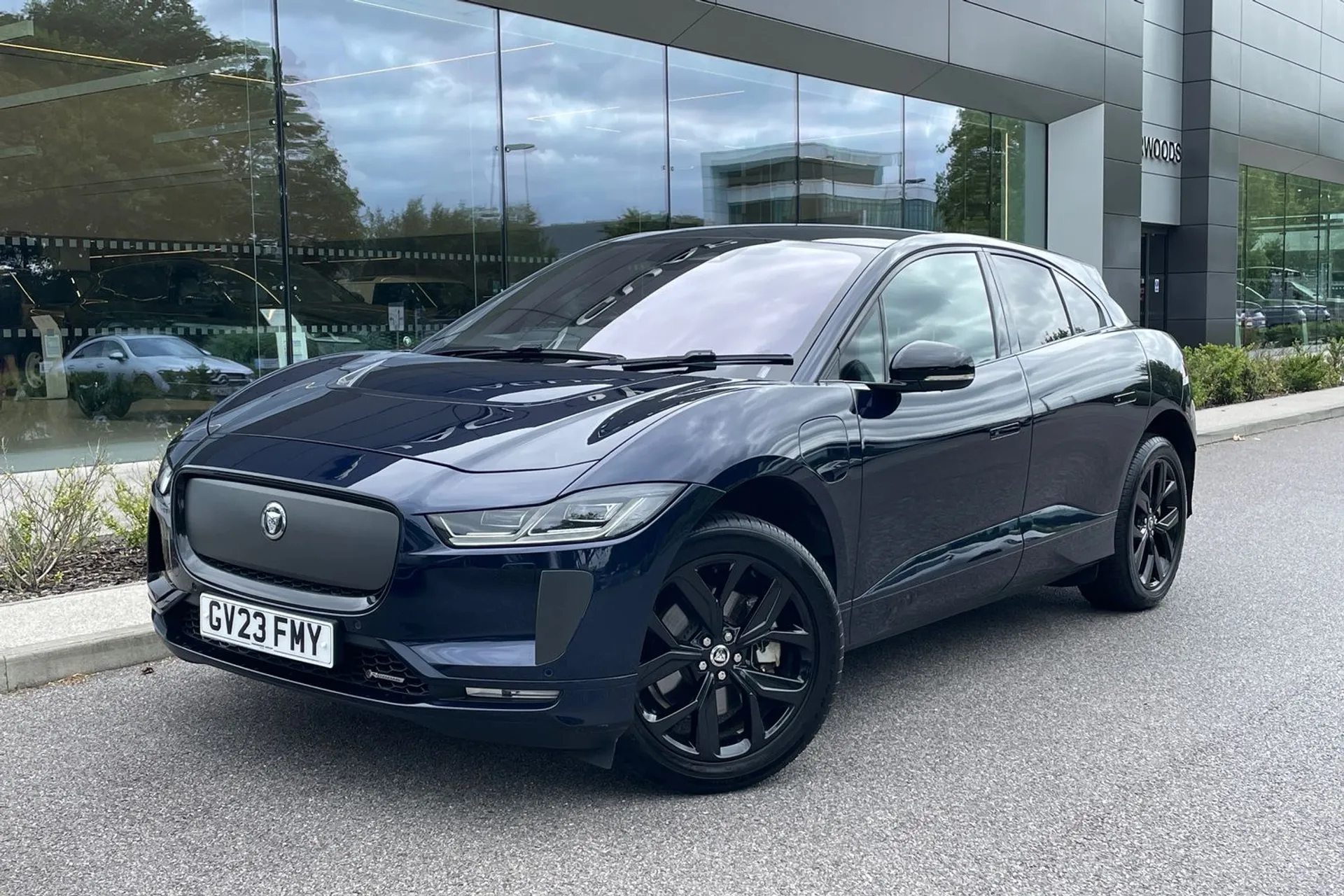 Jaguar I-PACE thumbnail image number 12