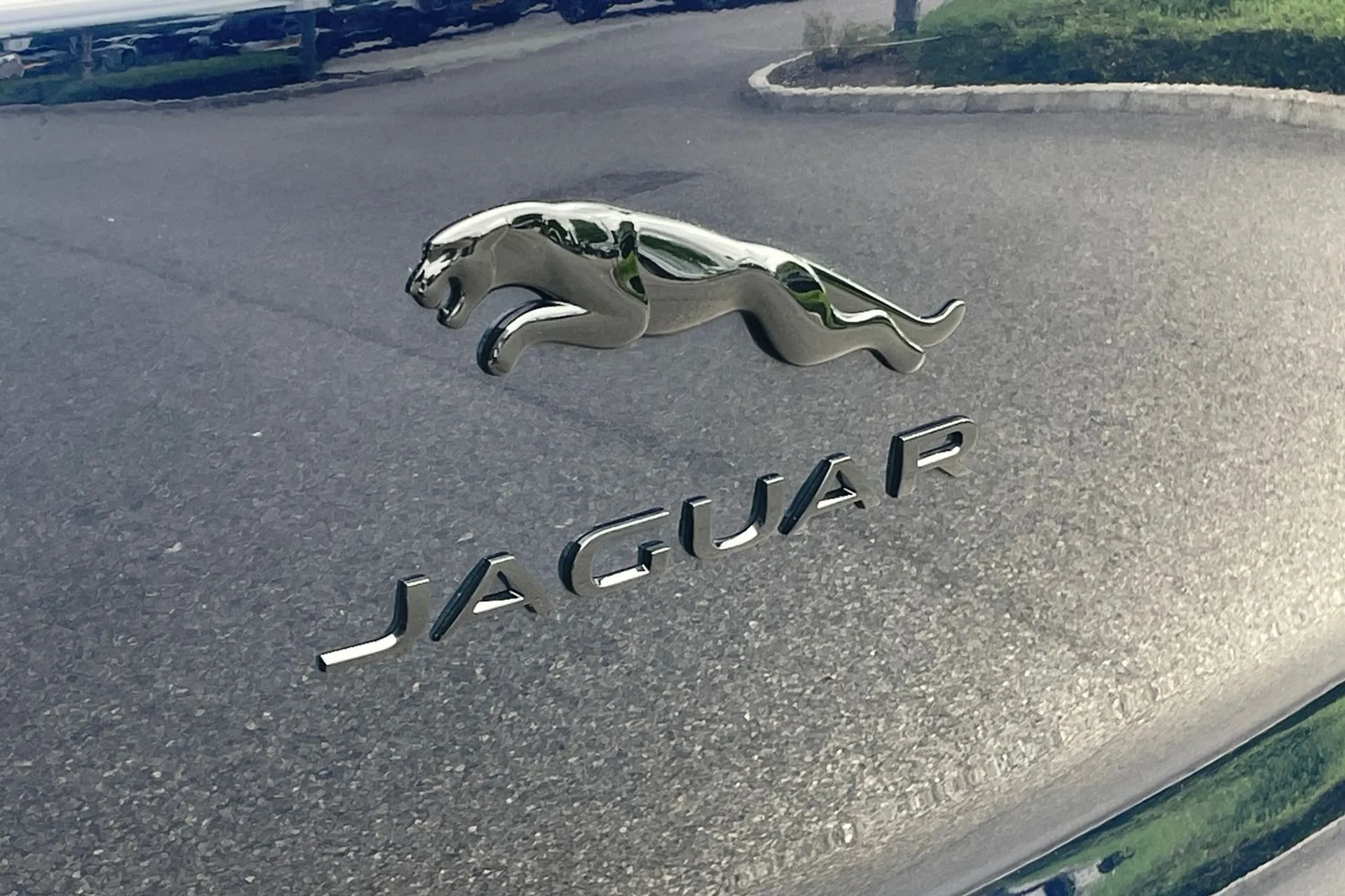 Jaguar I-PACE thumbnail image number 55