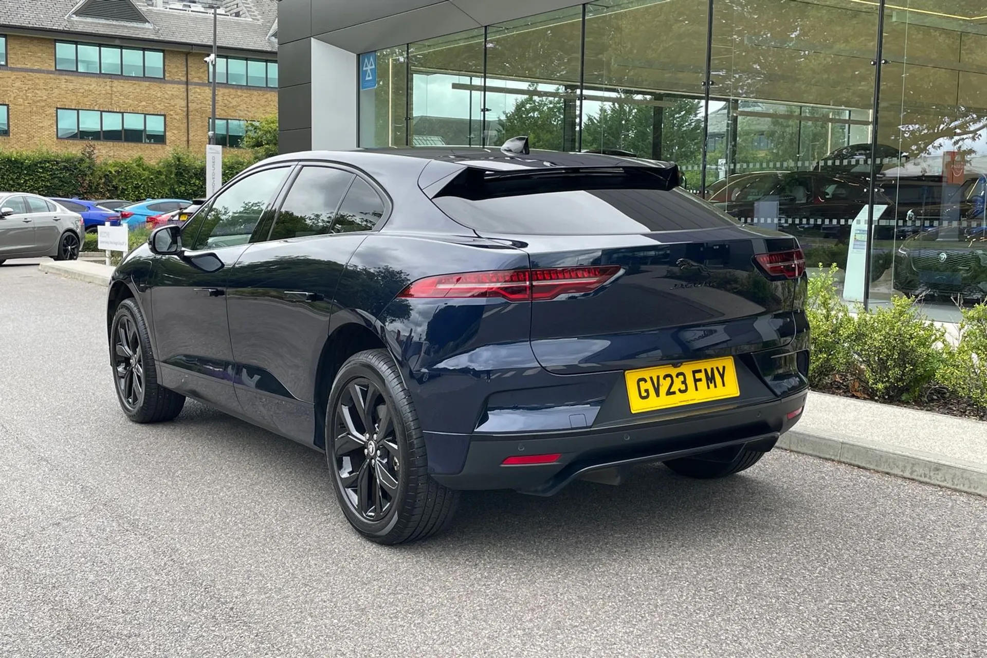 Jaguar I-PACE thumbnail image number 11