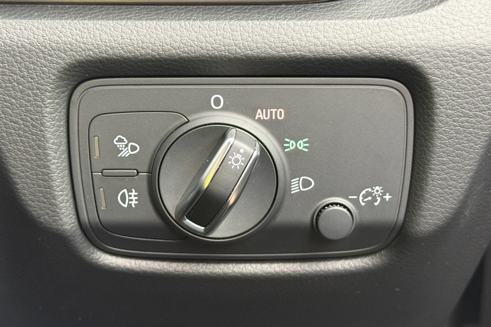 Audi A3 thumbnail image number 21