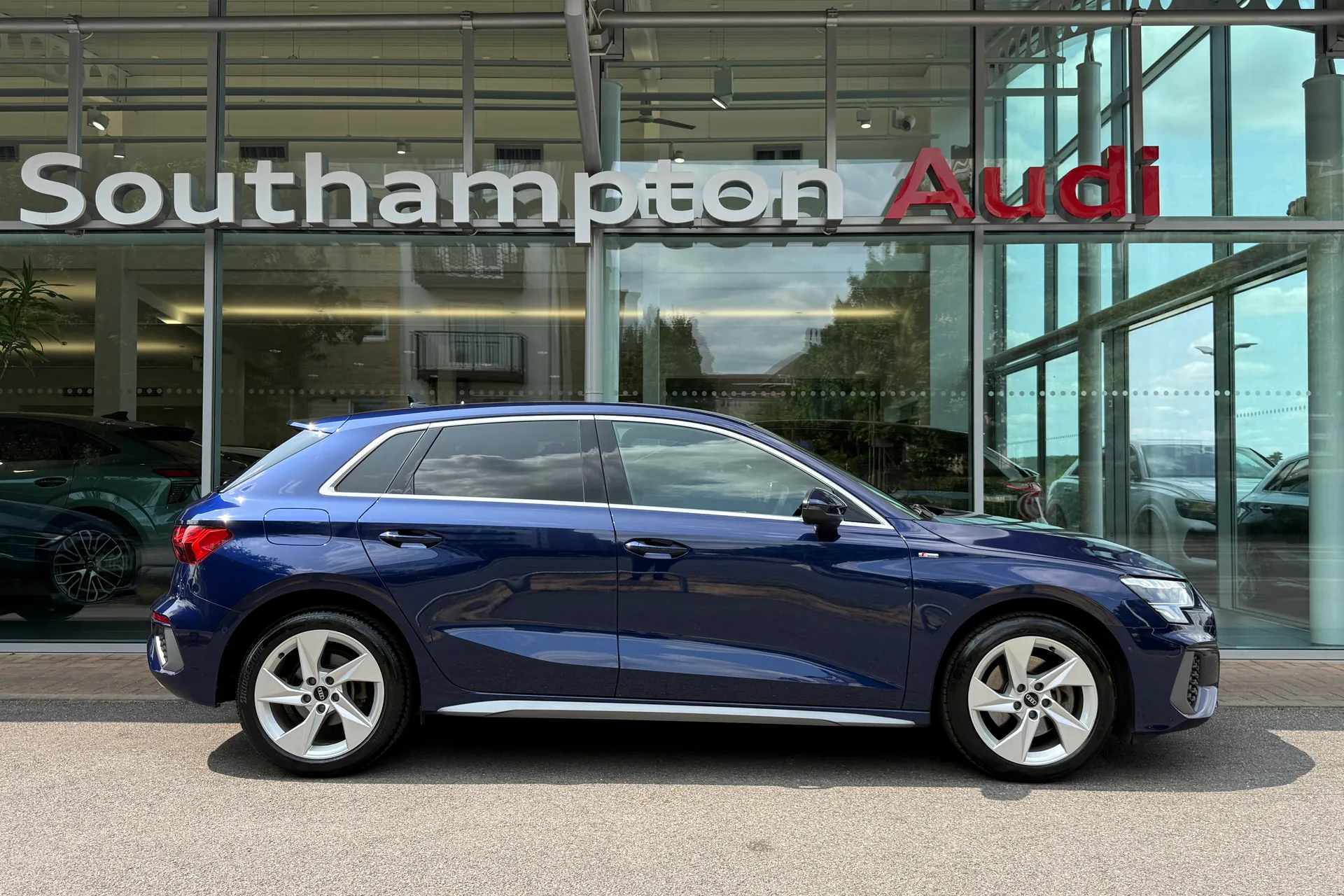 Audi A3 thumbnail image number 4