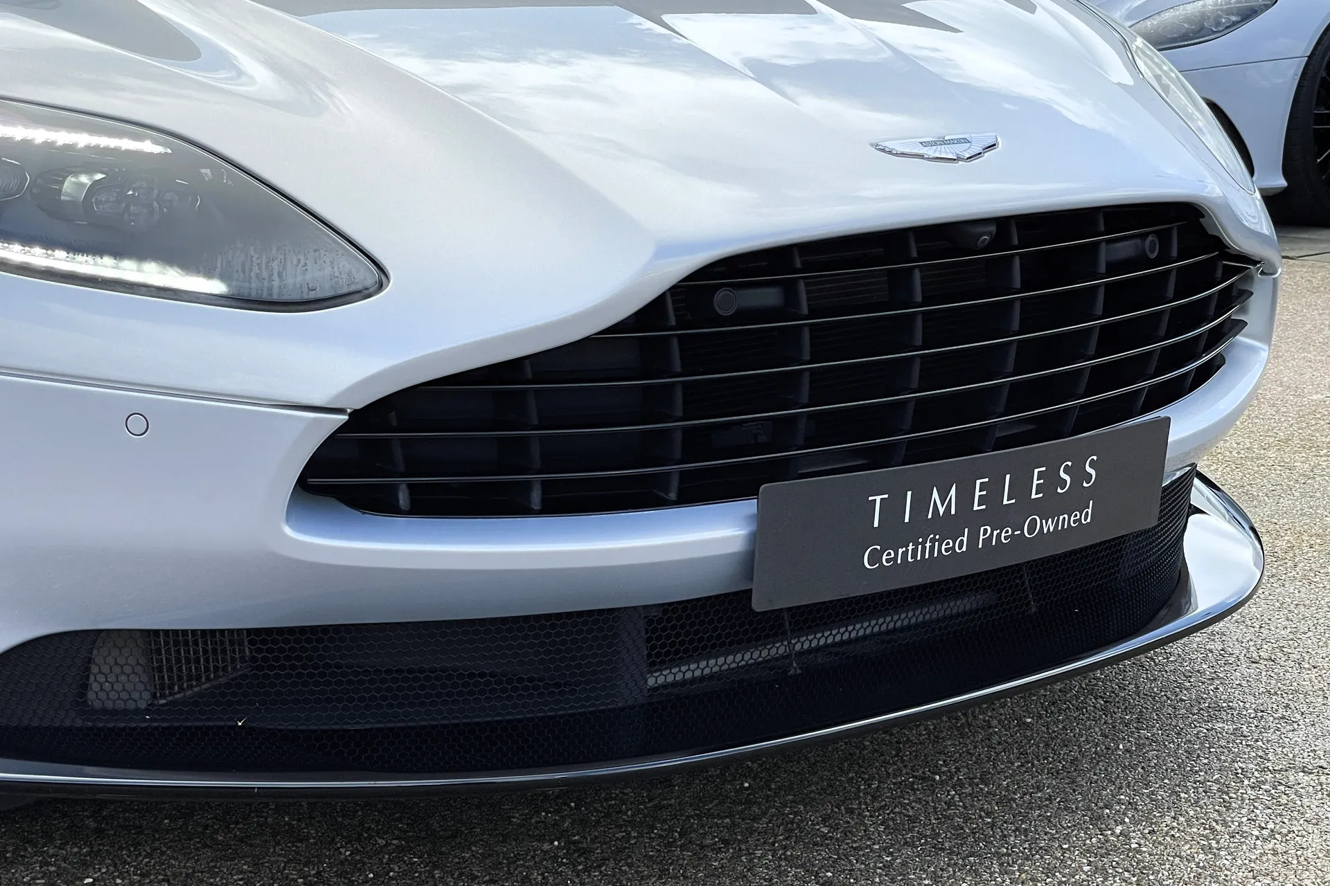 Aston Martin DB11 thumbnail image number 59
