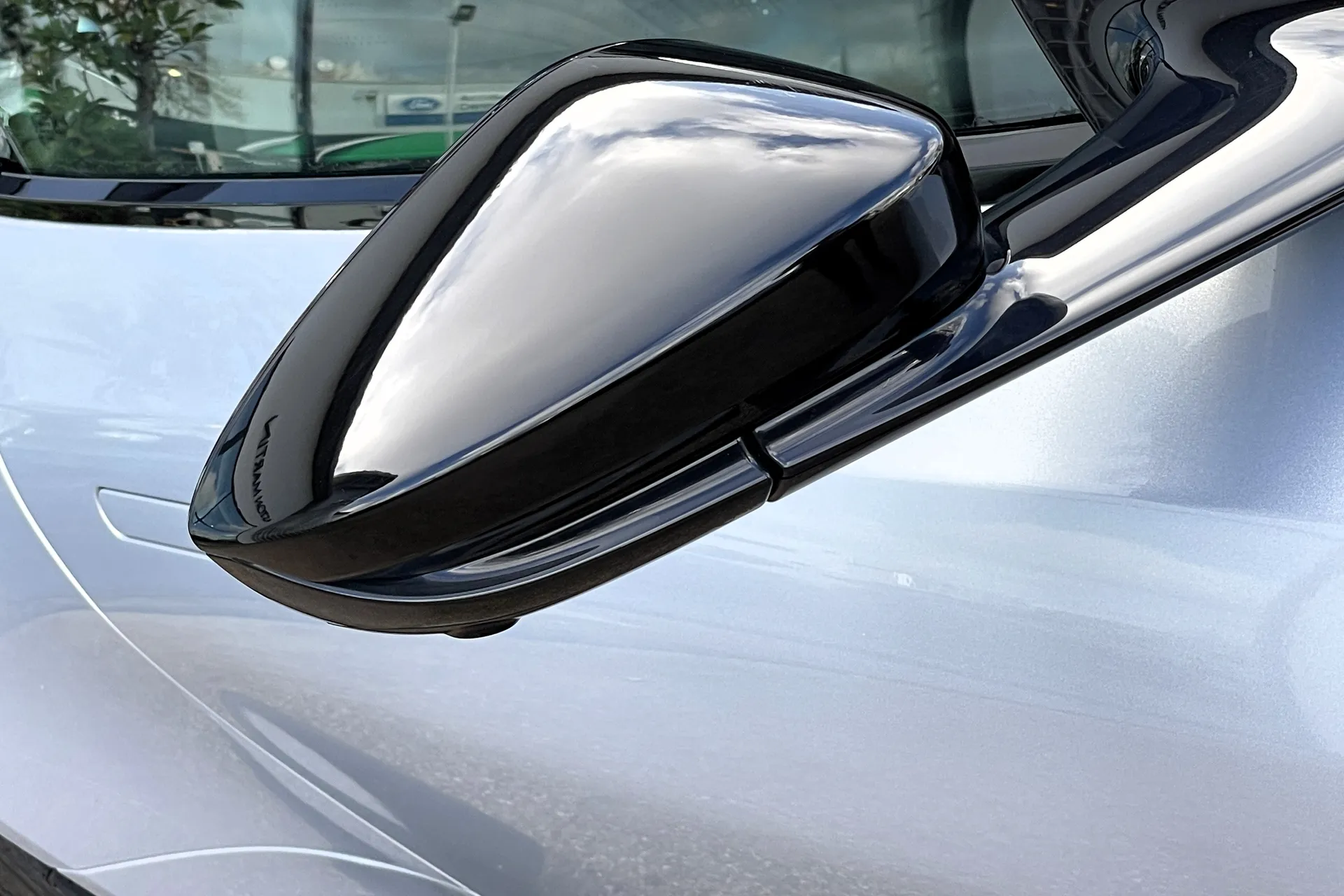Aston Martin DB11 thumbnail image number 55