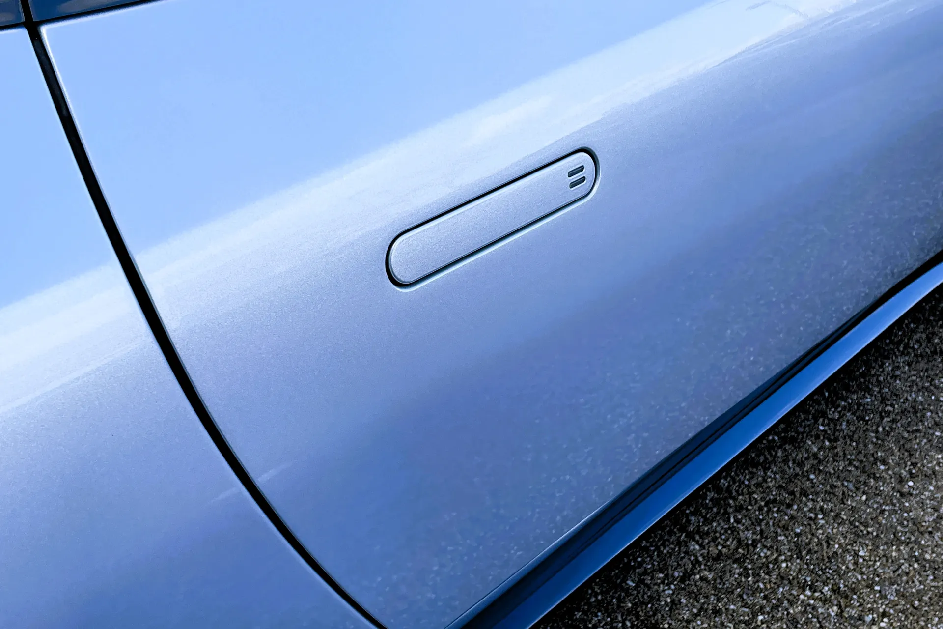 Aston Martin DB11 thumbnail image number 11