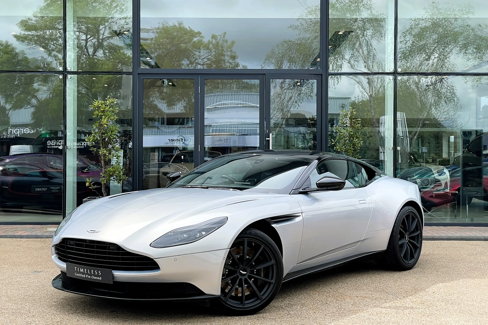 Aston Martin DB11 thumbnail image number 6