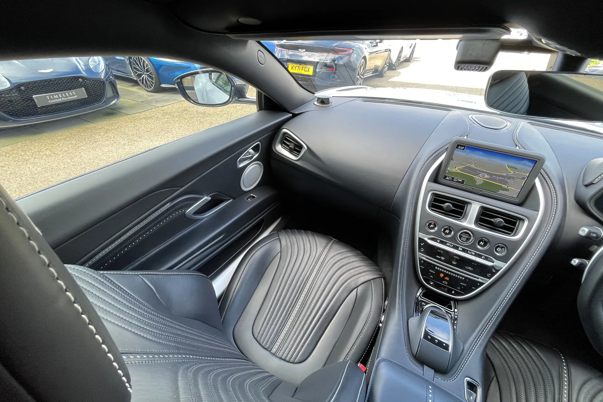 Aston Martin DB11 thumbnail image number 26