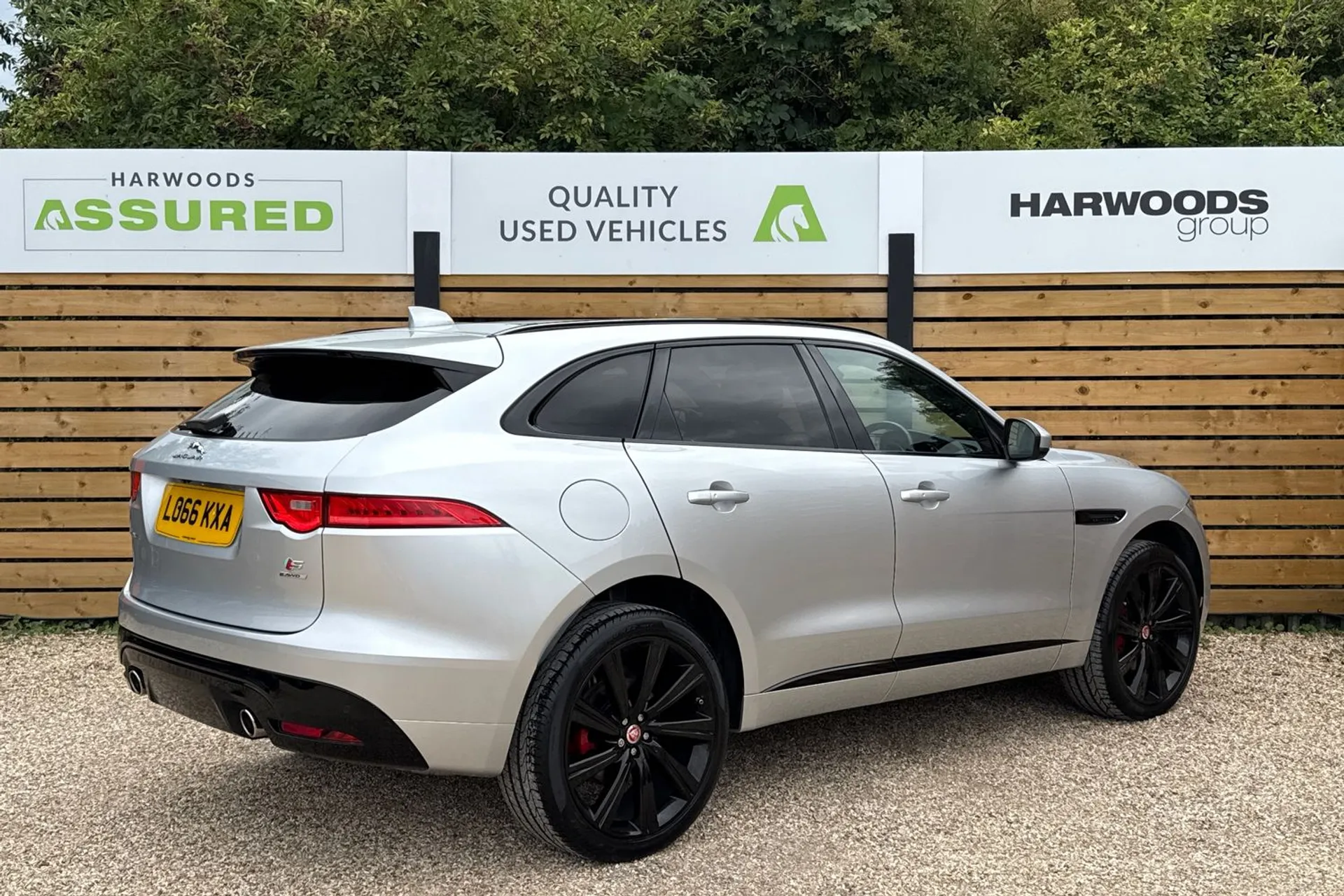 Jaguar F-Pace thumbnail image number 9