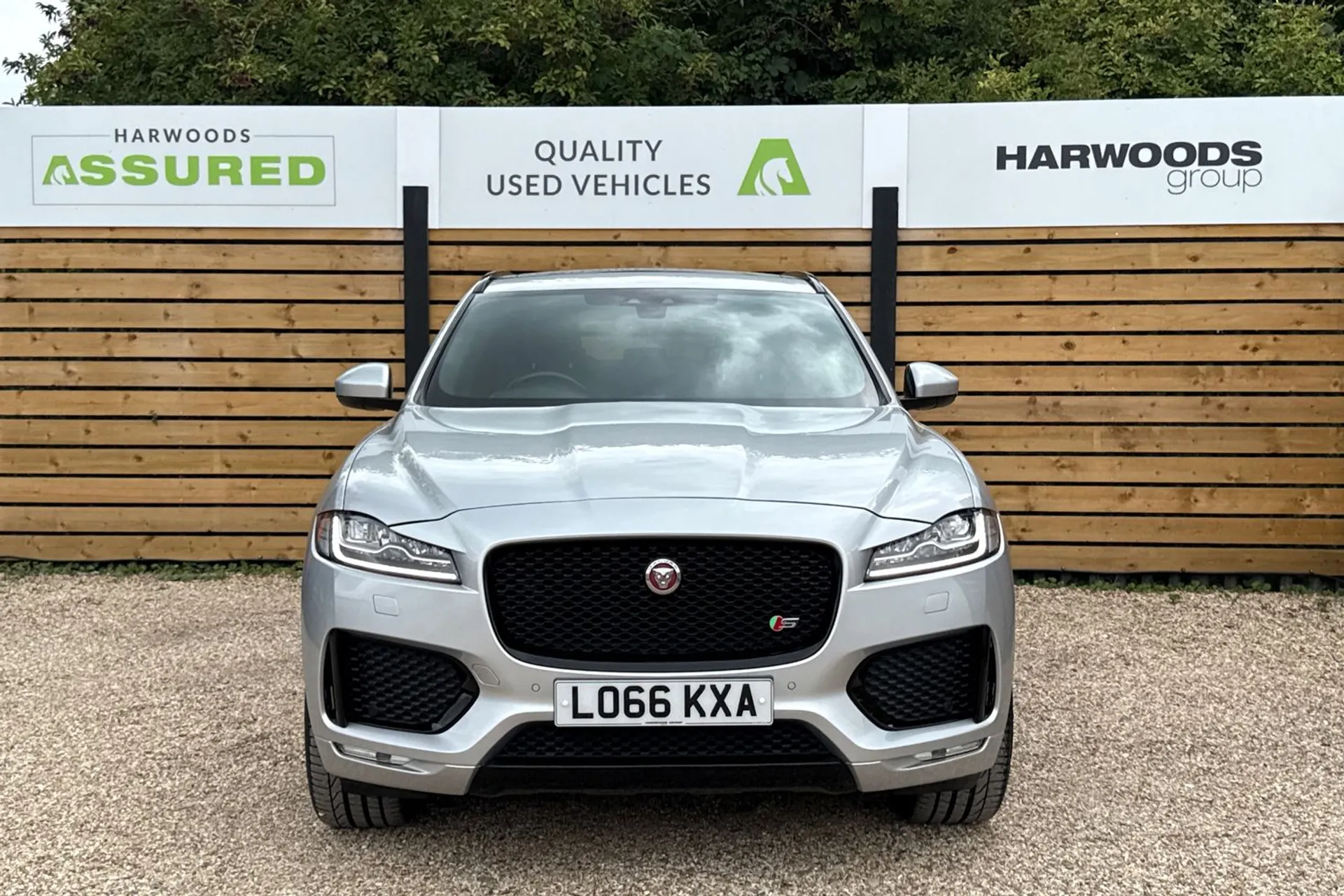 Jaguar F-Pace thumbnail image number 14
