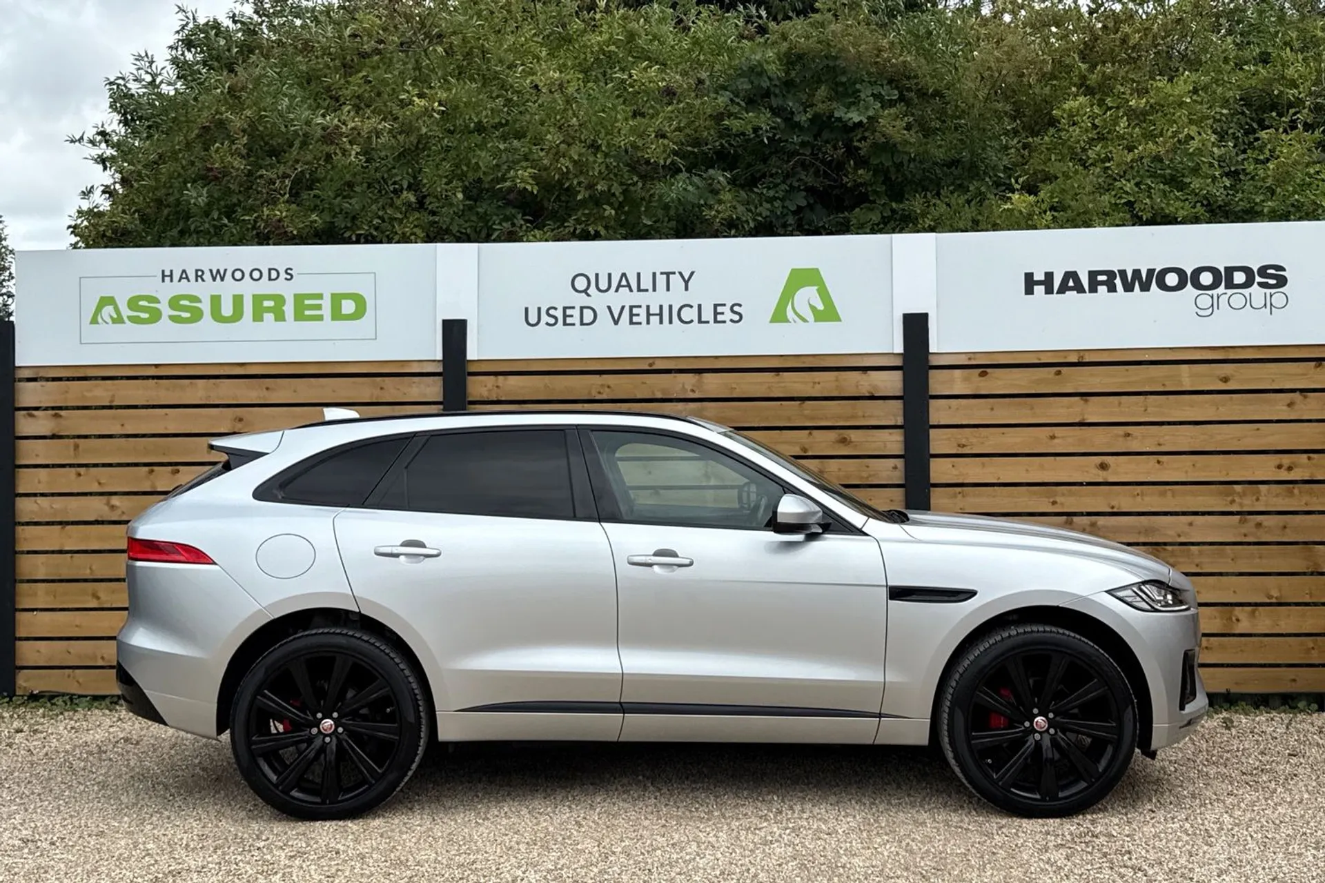 Jaguar F-Pace thumbnail image number 2