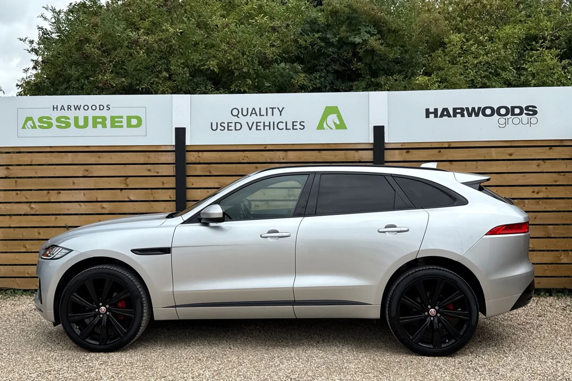 Jaguar F-Pace thumbnail image number 12