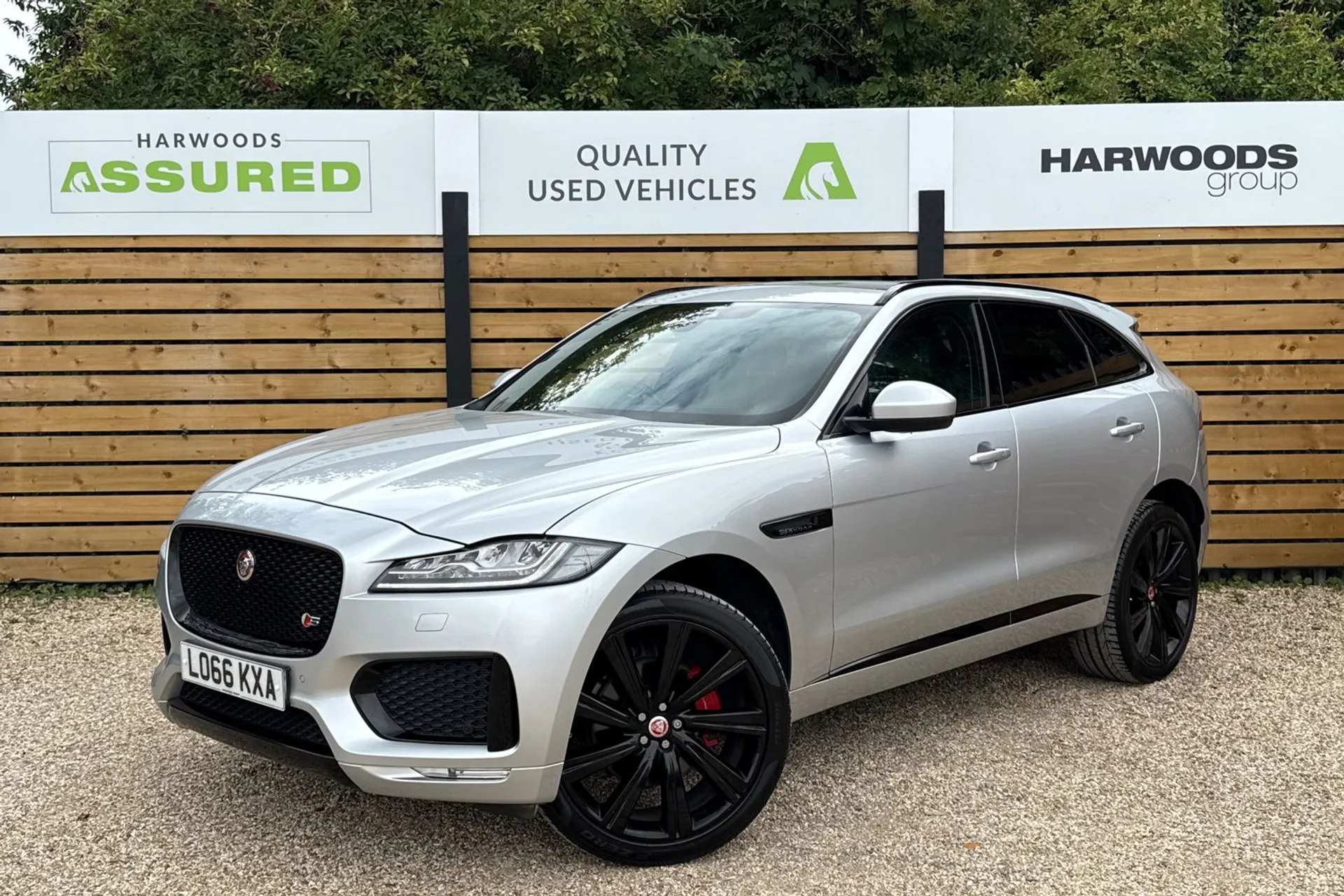 Jaguar F-Pace thumbnail image number 13
