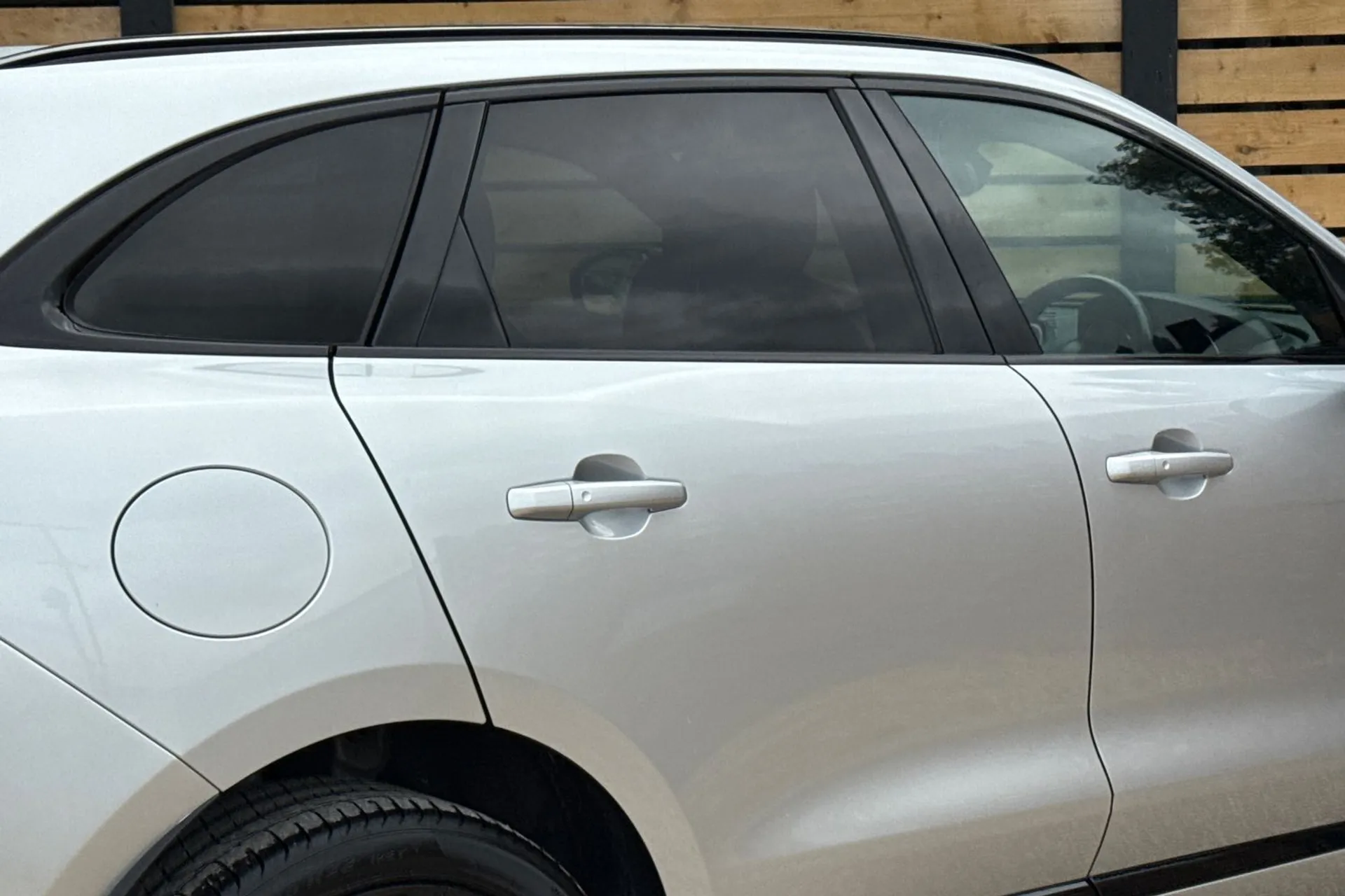Jaguar F-Pace thumbnail image number 16