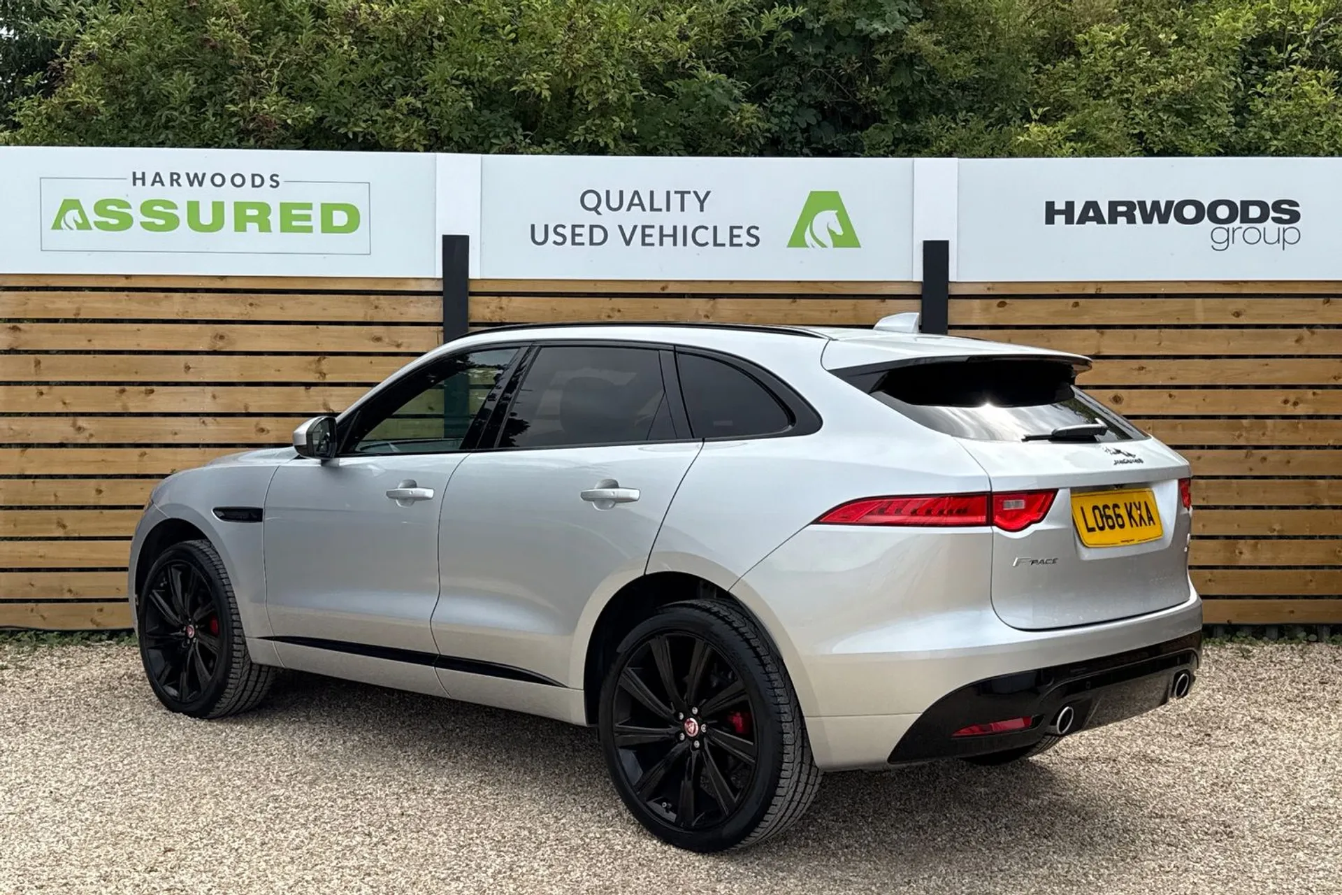 Jaguar F-Pace thumbnail image number 11