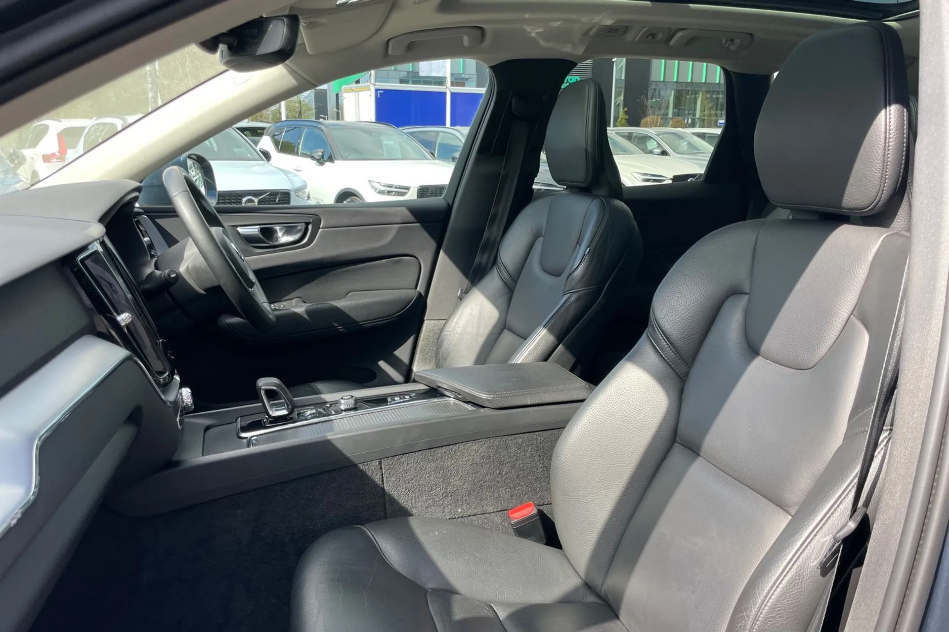 Volvo XC60 thumbnail image number 27