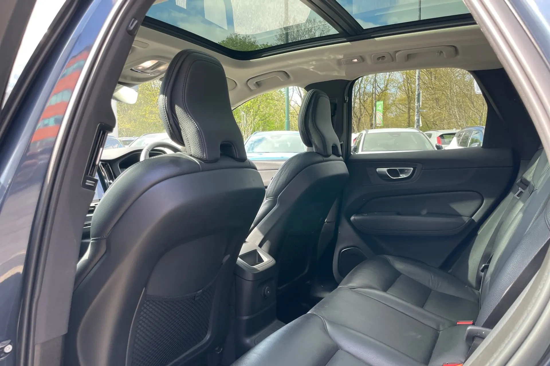 Volvo XC60 thumbnail image number 30