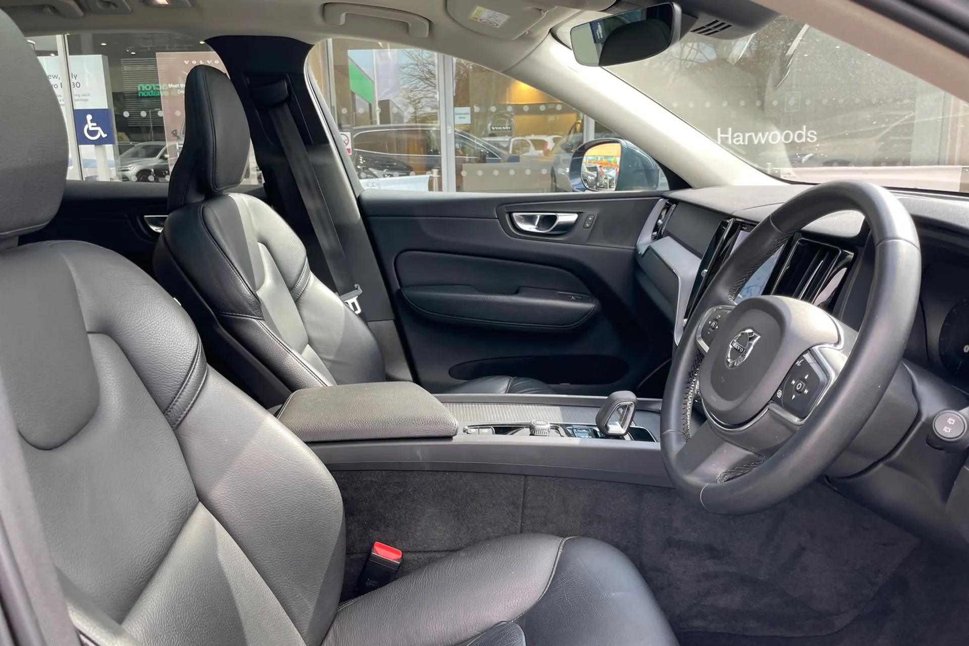 Volvo XC60 thumbnail image number 25