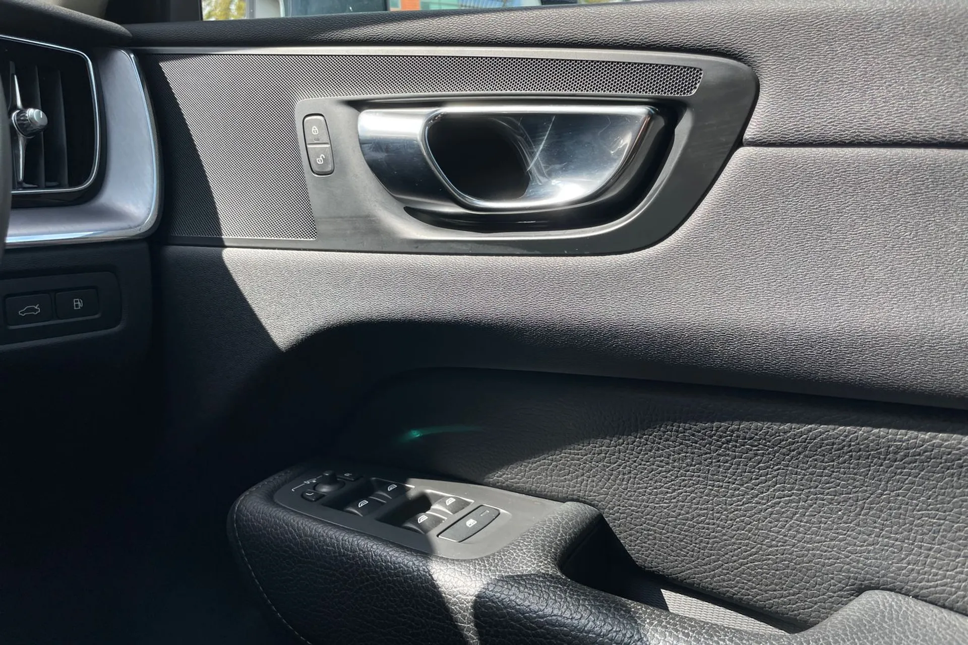 Volvo XC60 thumbnail image number 41