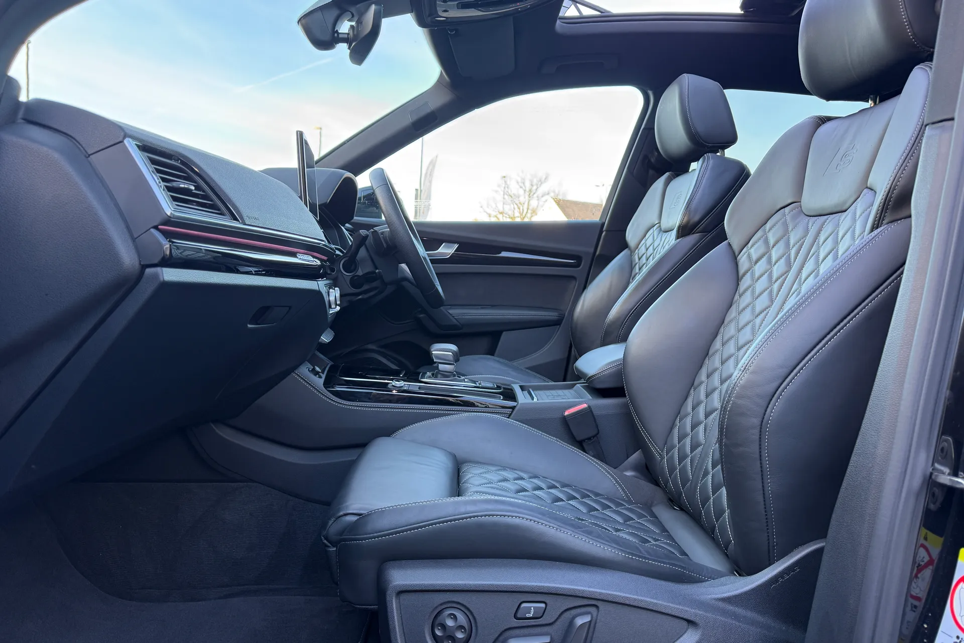 Audi Q5 thumbnail image number 19