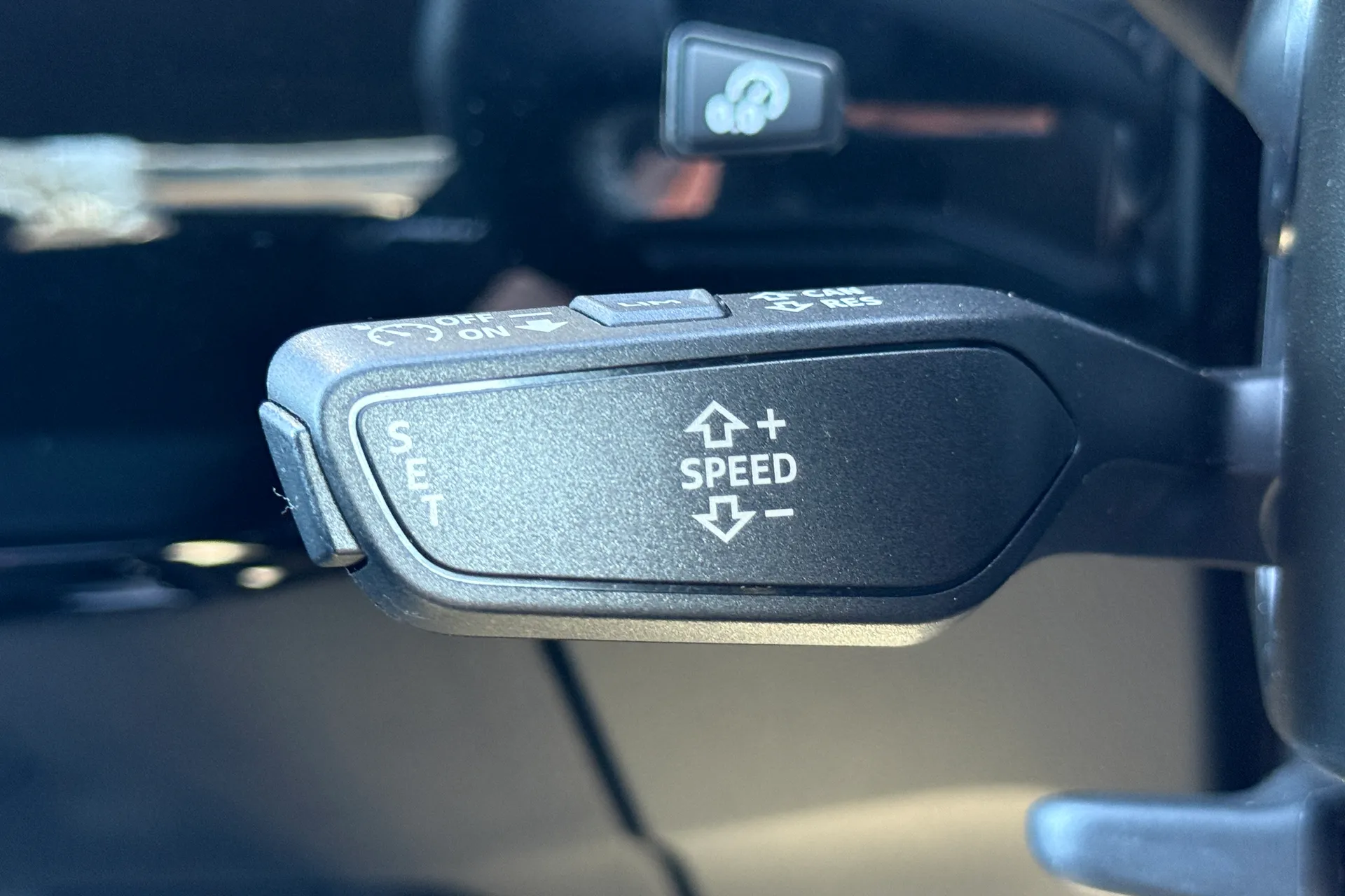 Audi A4 thumbnail image number 17