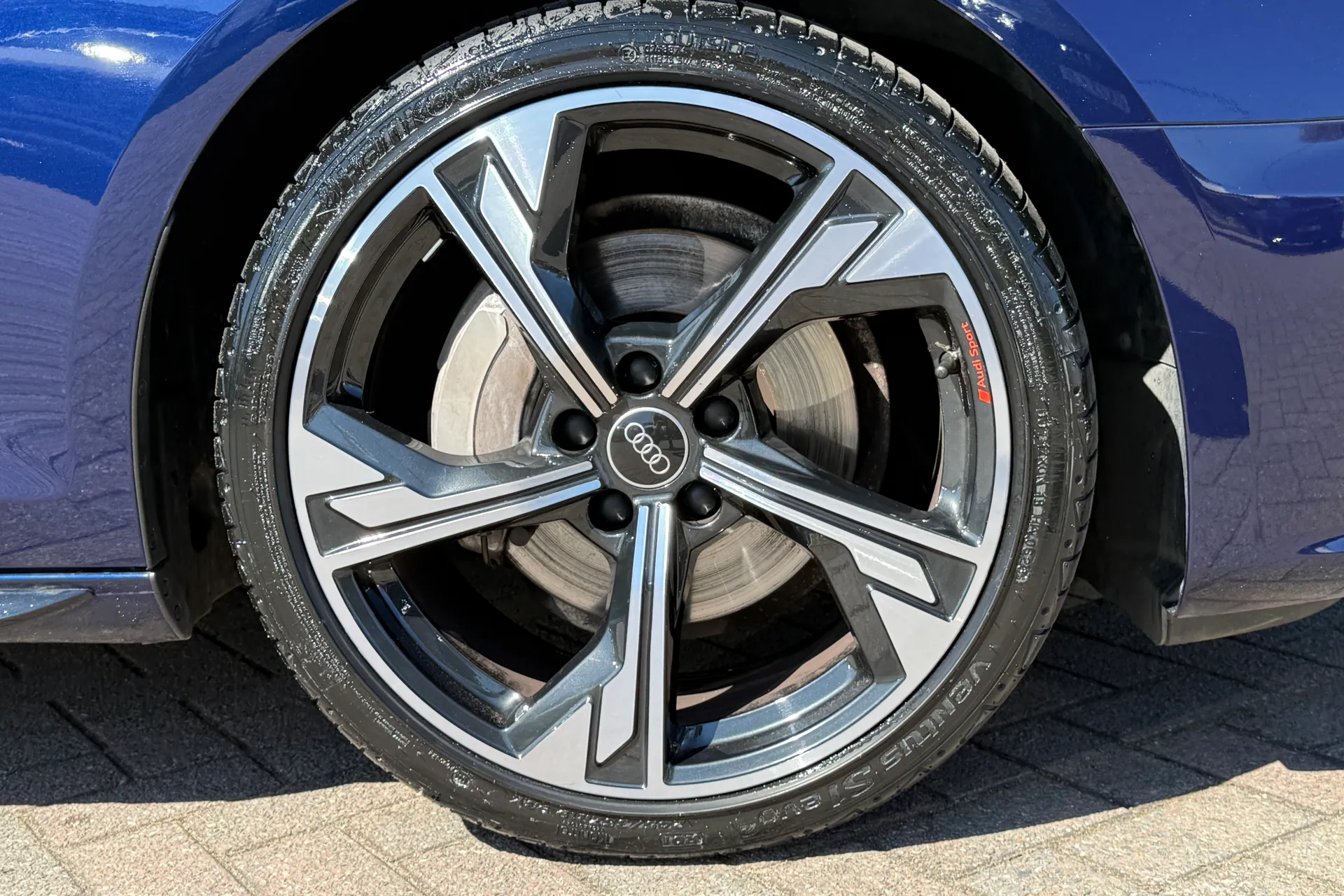 Audi A4 thumbnail image number 48