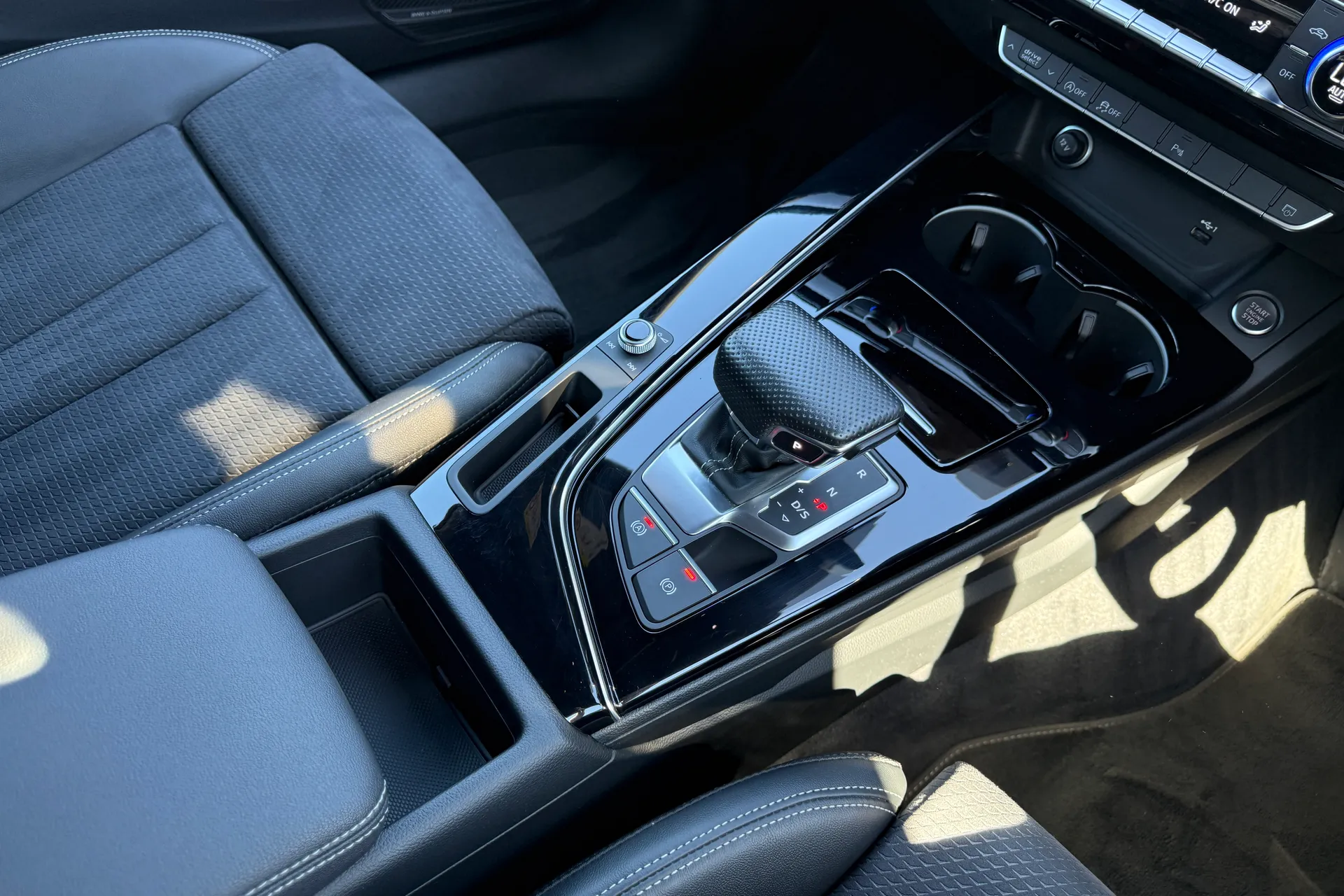 Audi A4 thumbnail image number 39