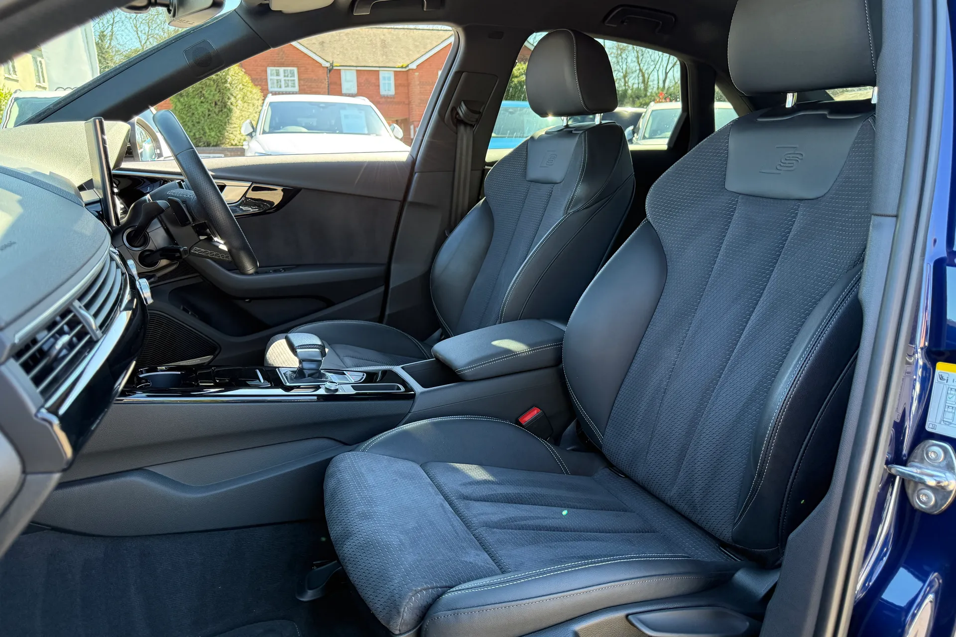 Audi A4 thumbnail image number 29
