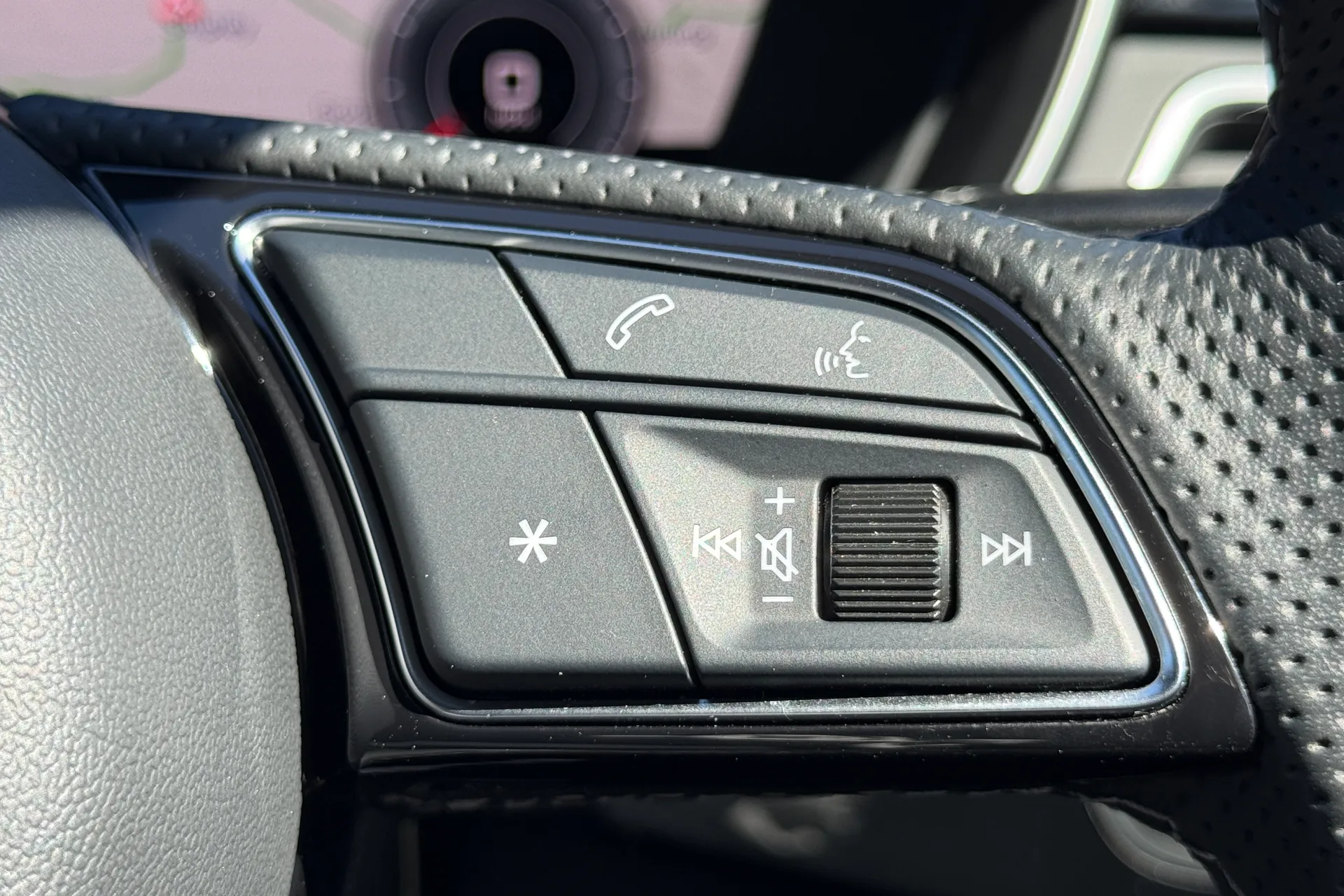 Audi A4 thumbnail image number 21