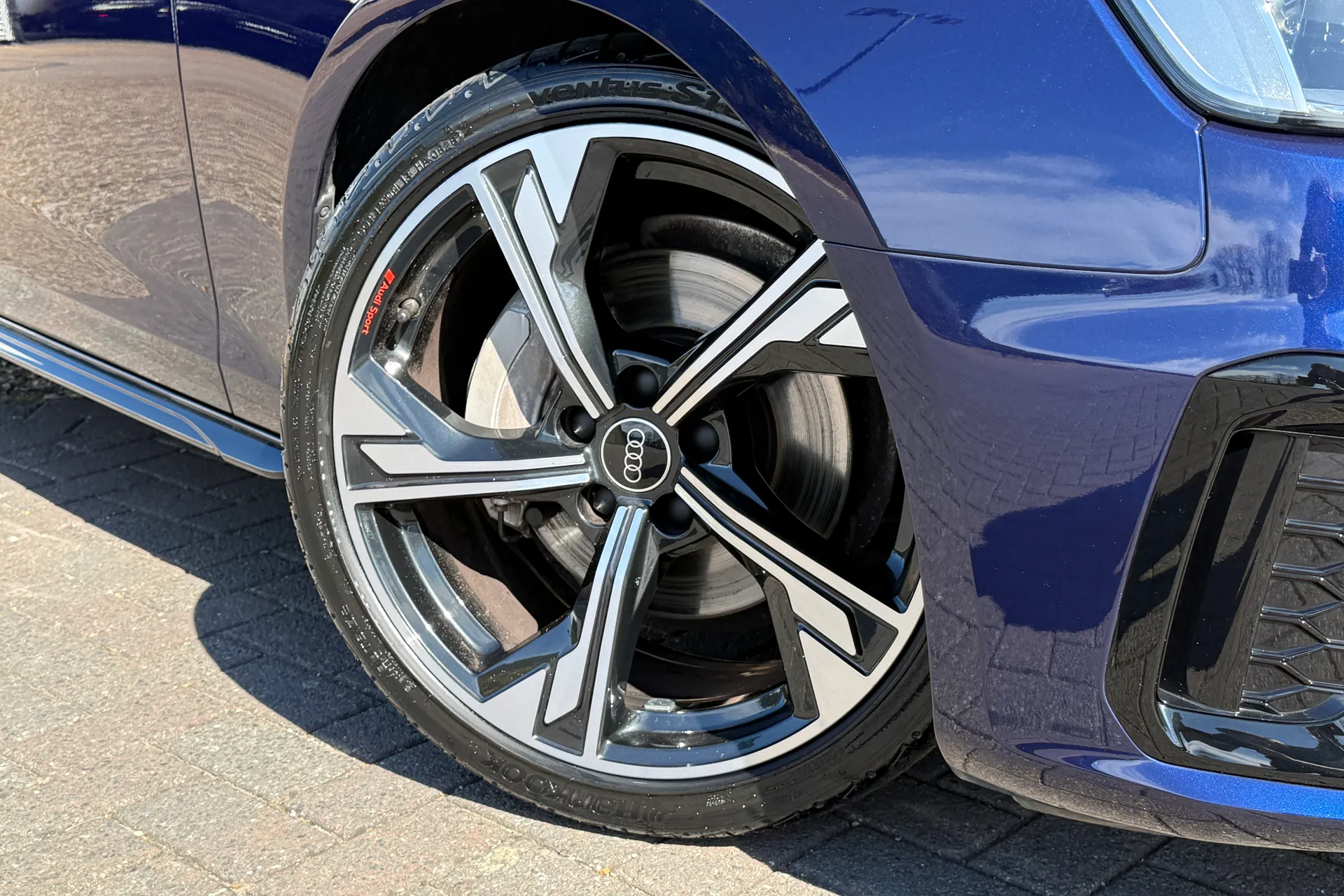 Audi A4 thumbnail image number 7
