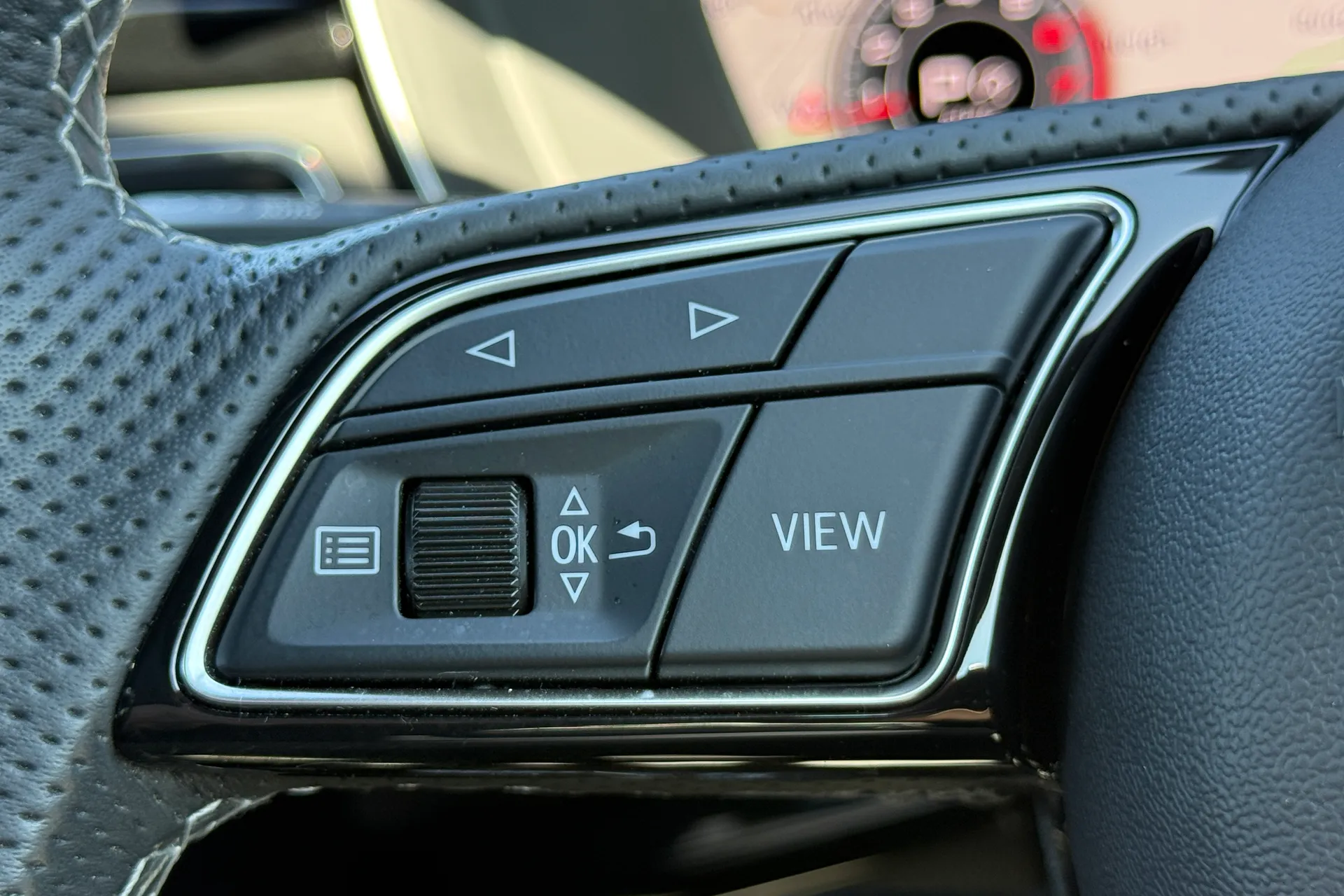 Audi A4 thumbnail image number 20