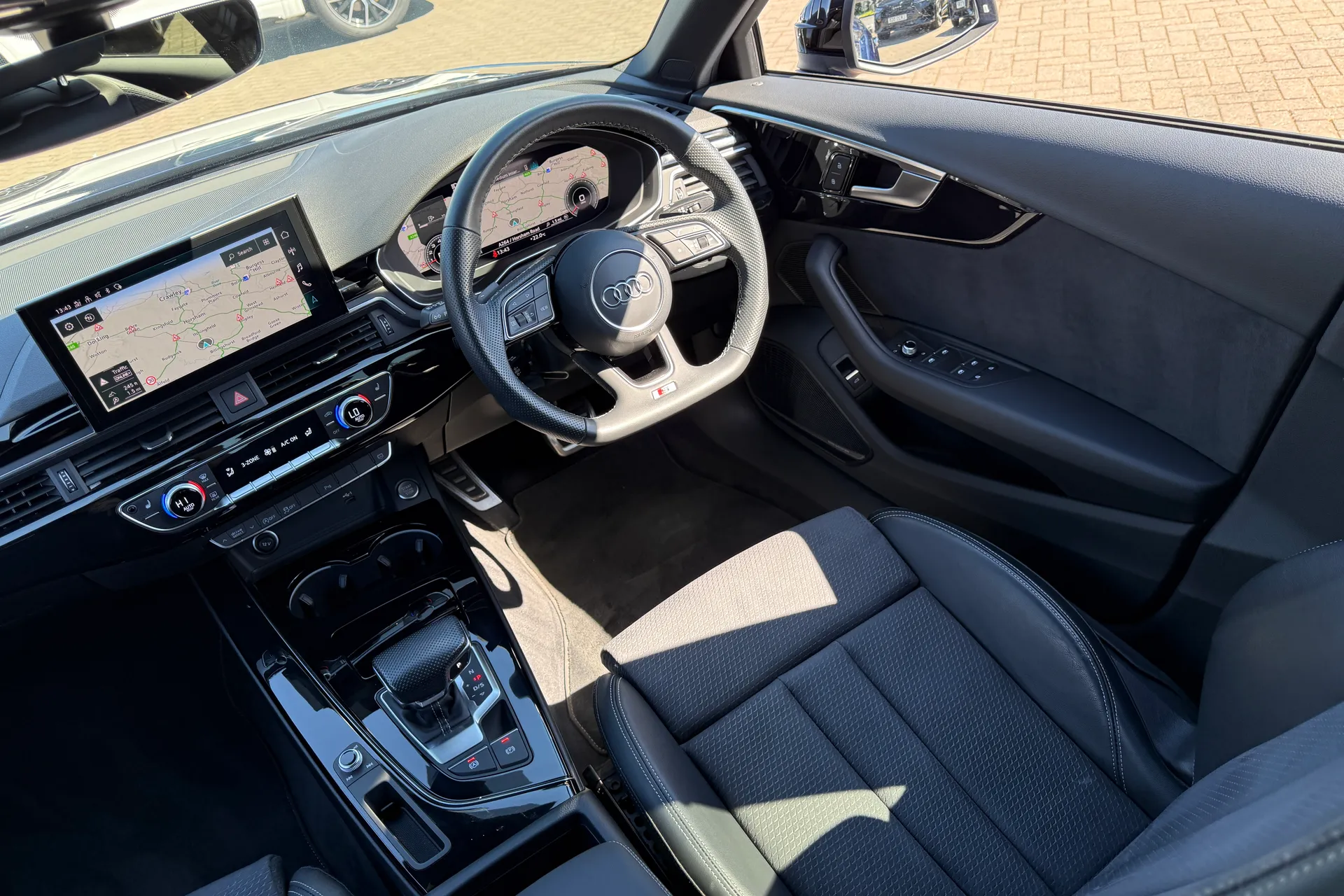 Audi A4 thumbnail image number 41