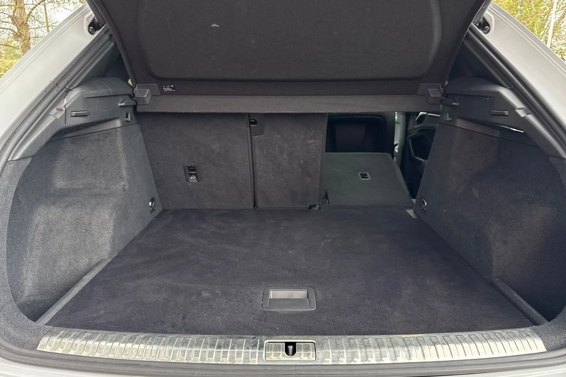 Audi Q3 thumbnail image number 34