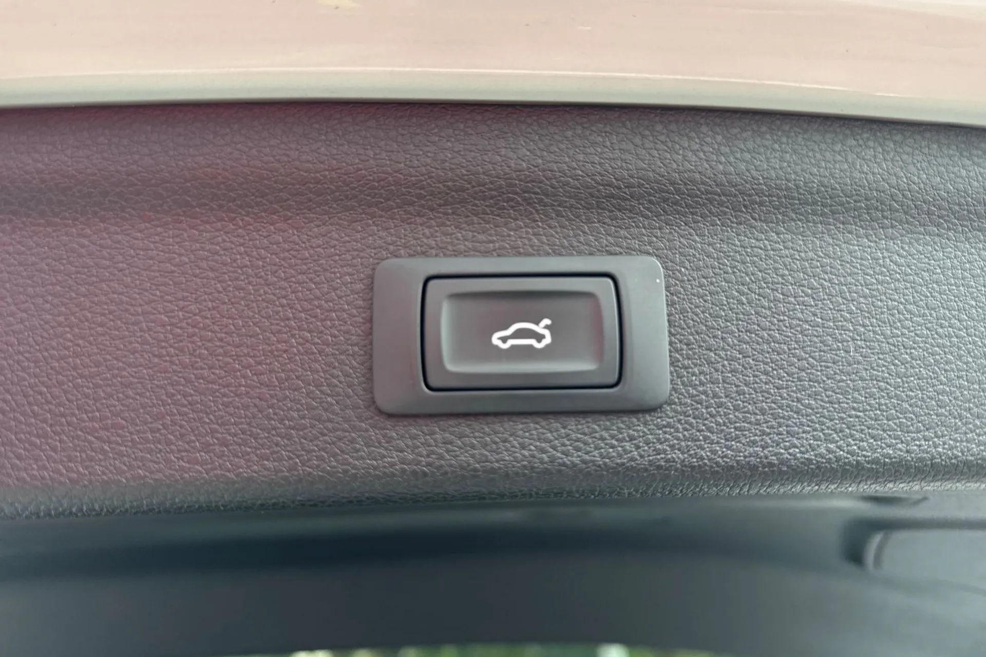 Audi Q3 thumbnail image number 33