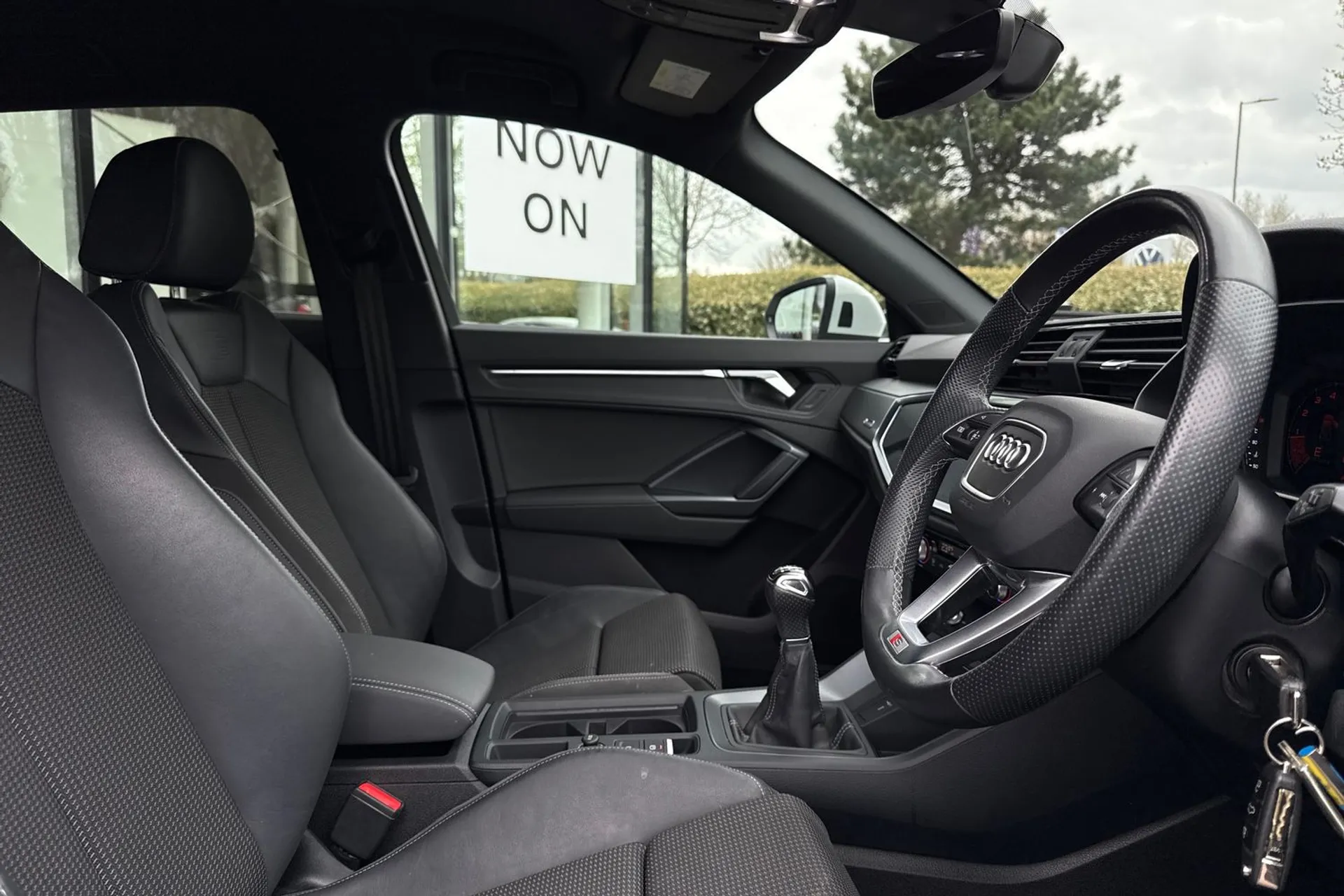 Audi Q3 thumbnail image number 38