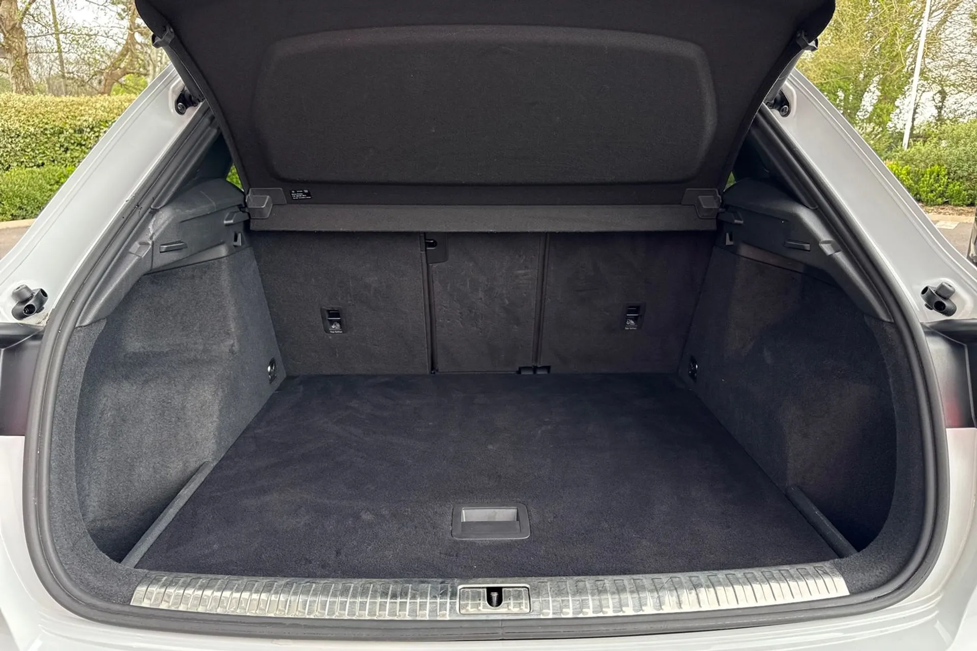 Audi Q3 thumbnail image number 32