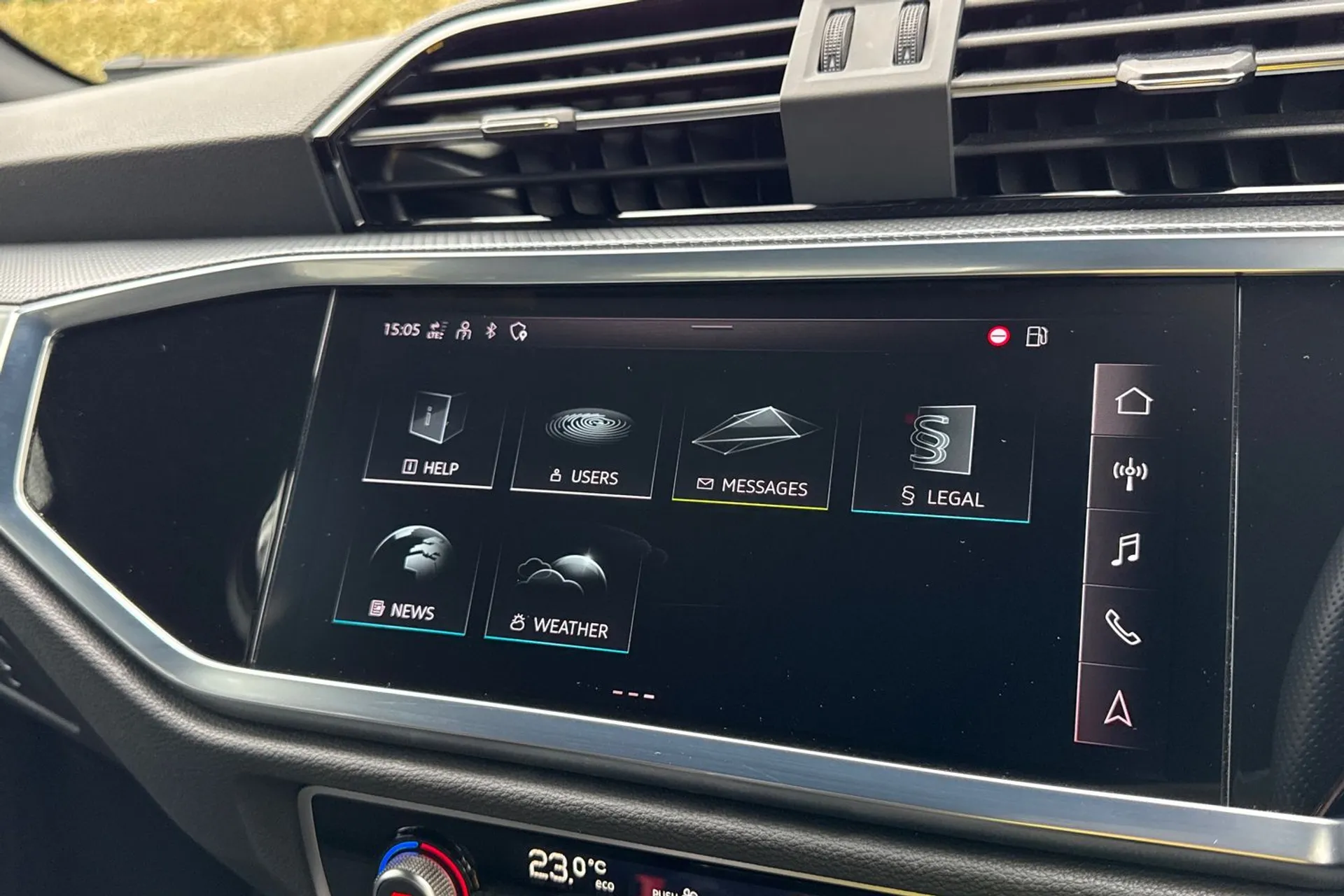 Audi Q3 thumbnail image number 26