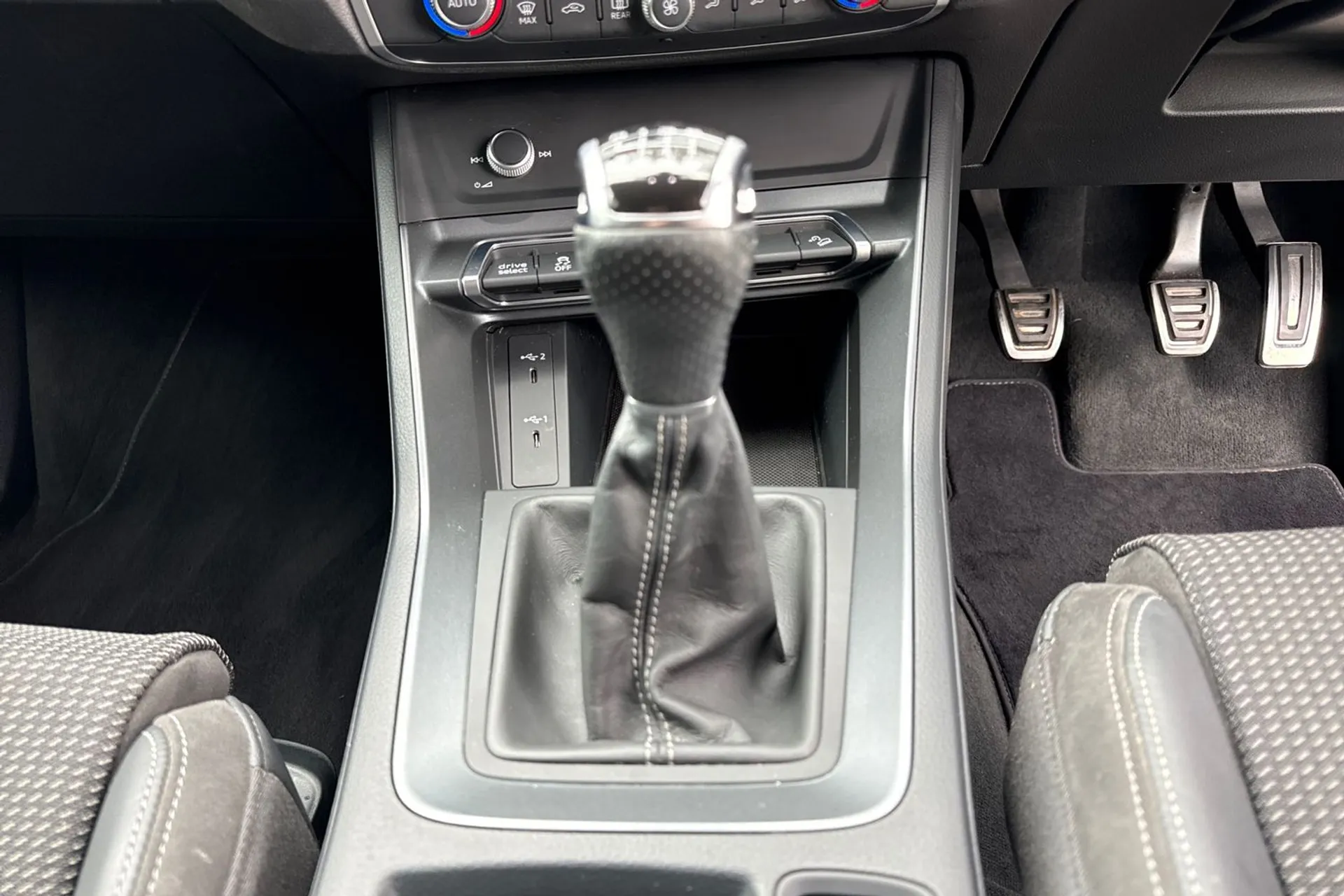 Audi Q3 thumbnail image number 46