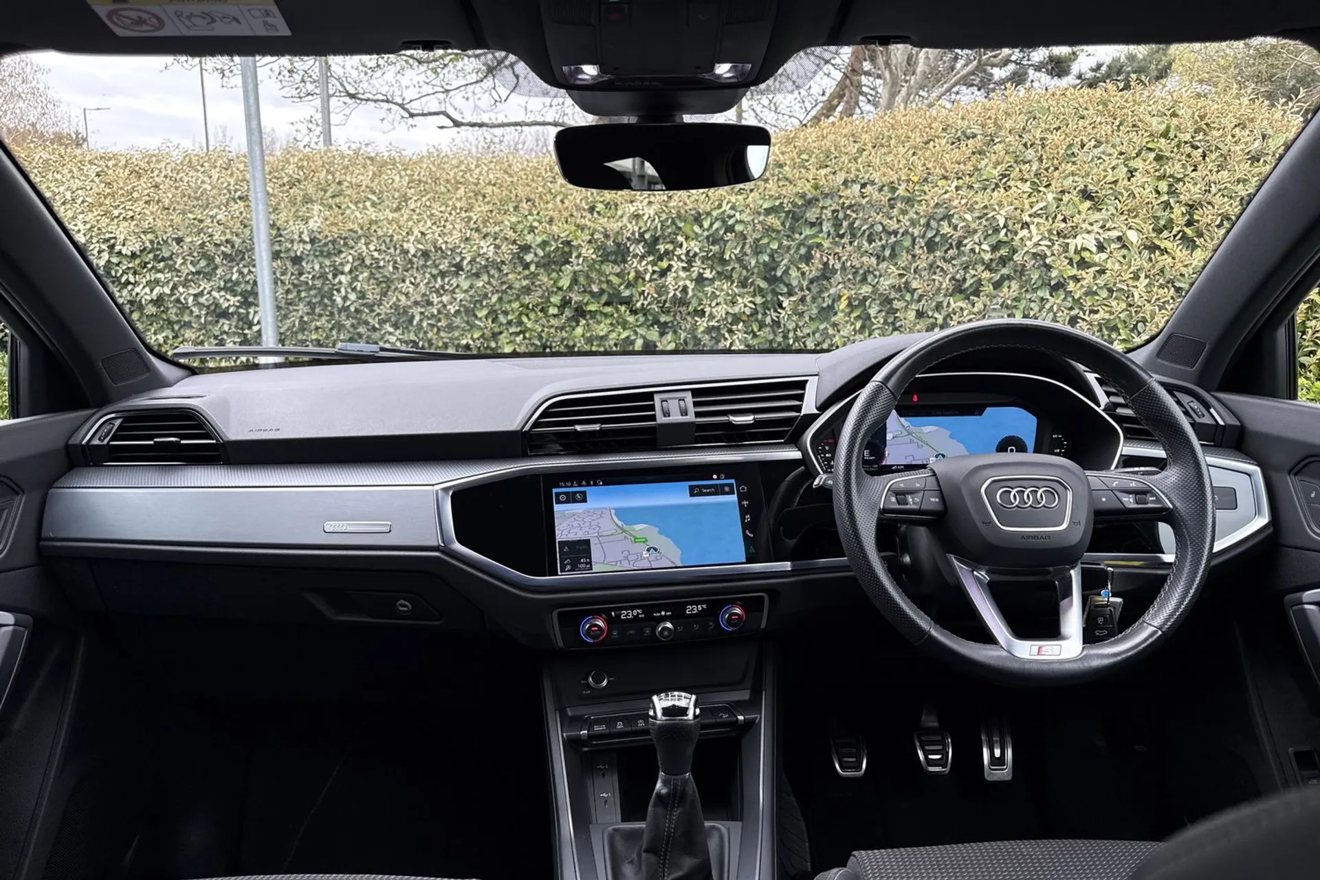 Audi Q3 thumbnail image number 3