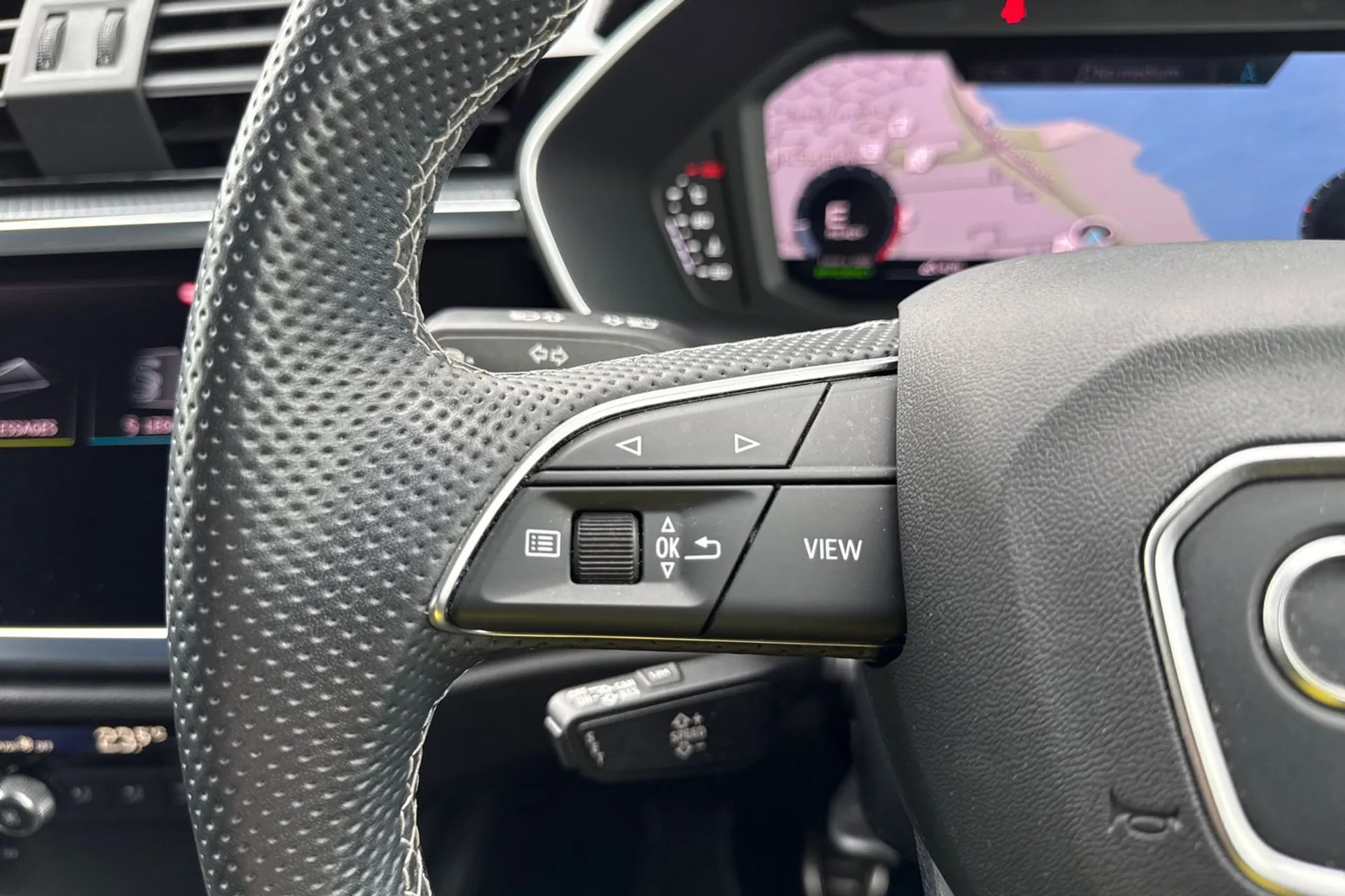 Audi Q3 thumbnail image number 39