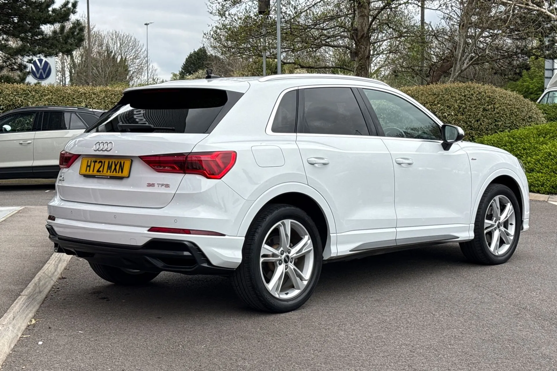 Audi Q3 thumbnail image number 13