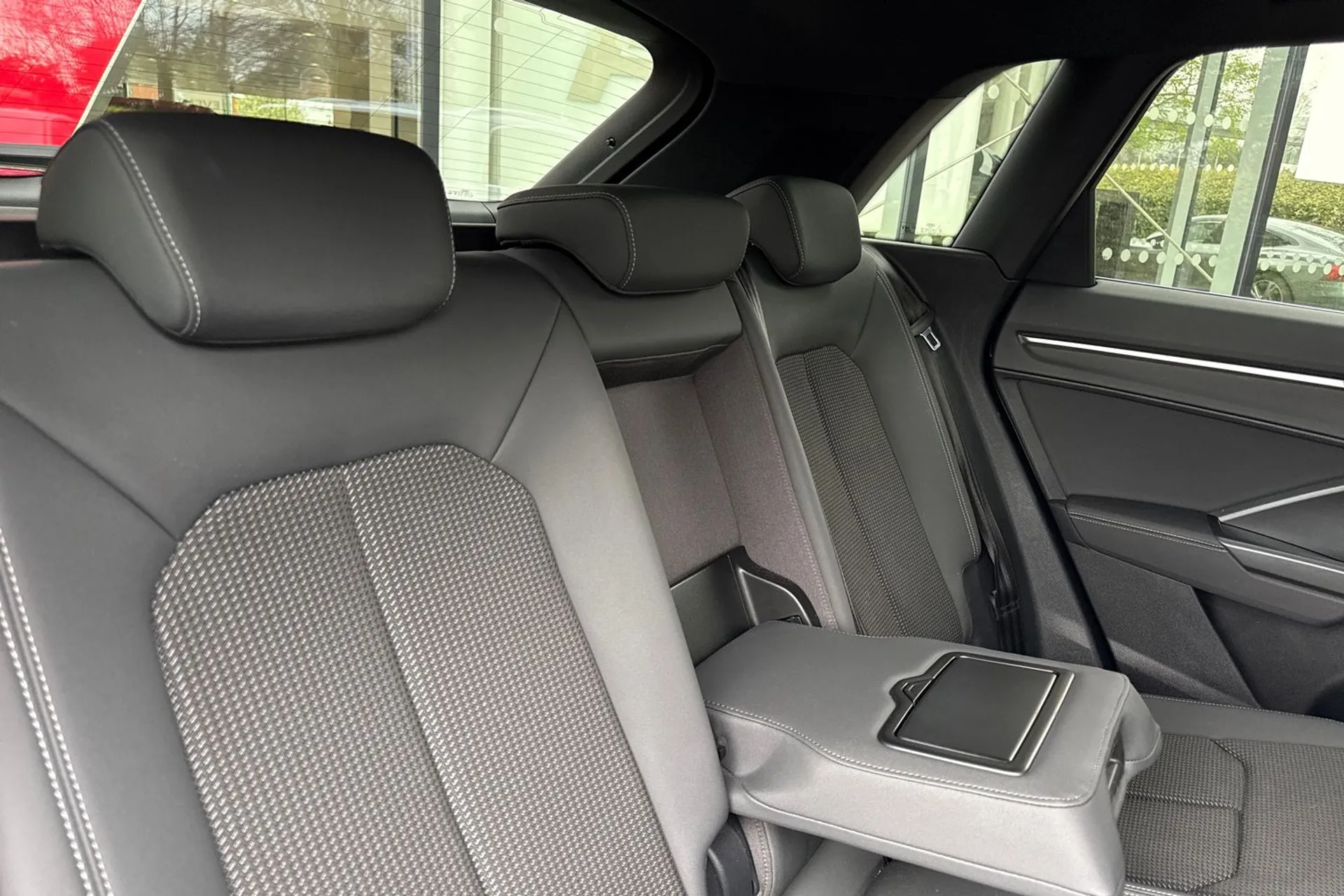 Audi Q3 thumbnail image number 35