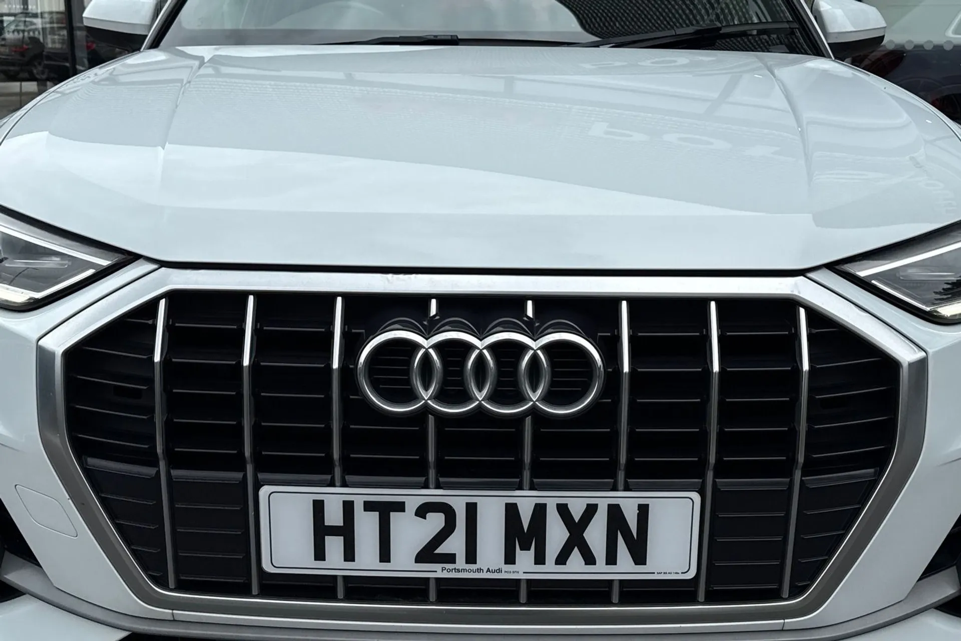 Audi Q3 thumbnail image number 11