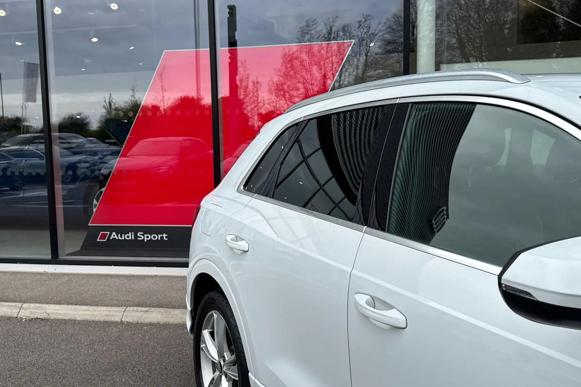 Audi Q3 thumbnail image number 23