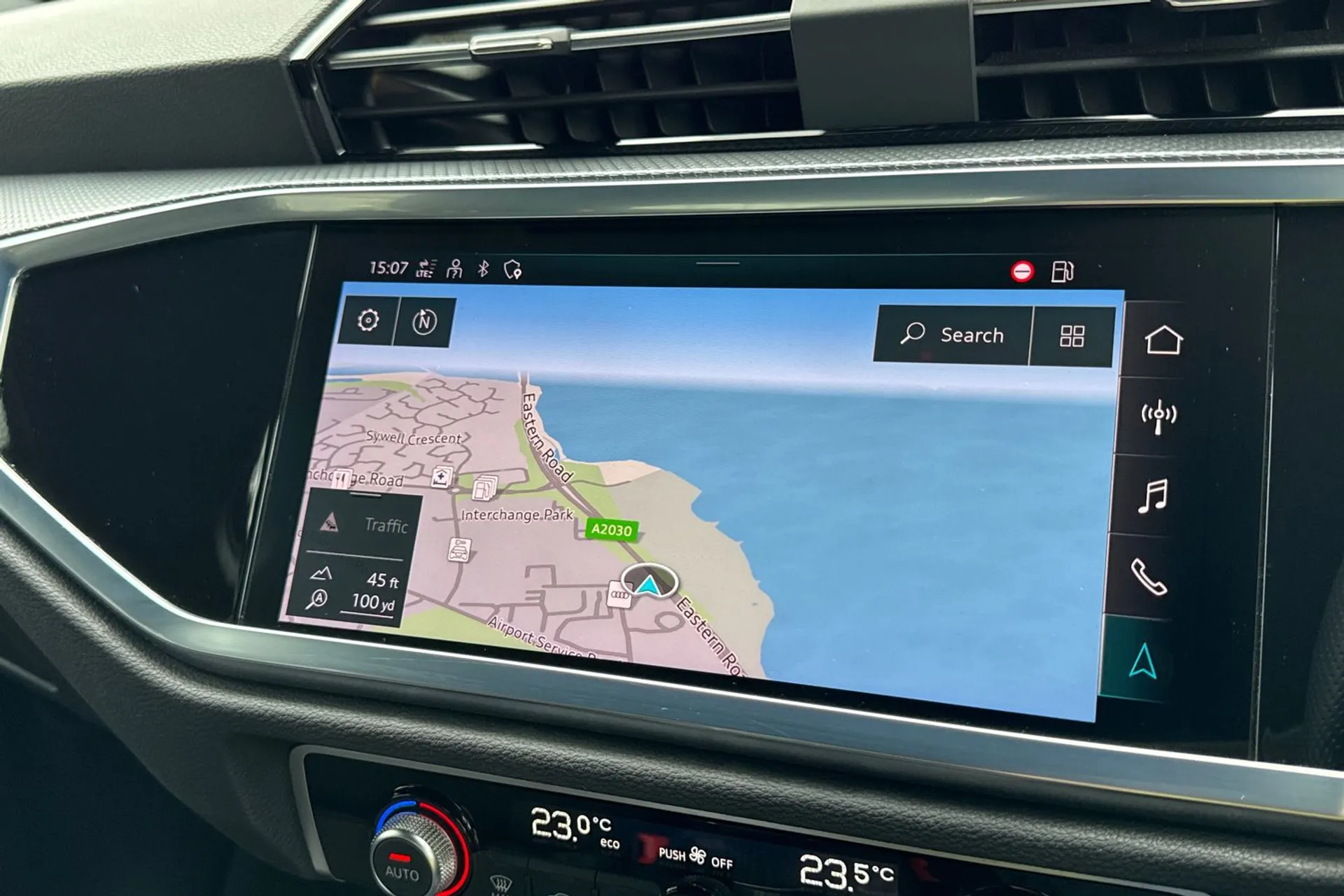 Audi Q3 thumbnail image number 4