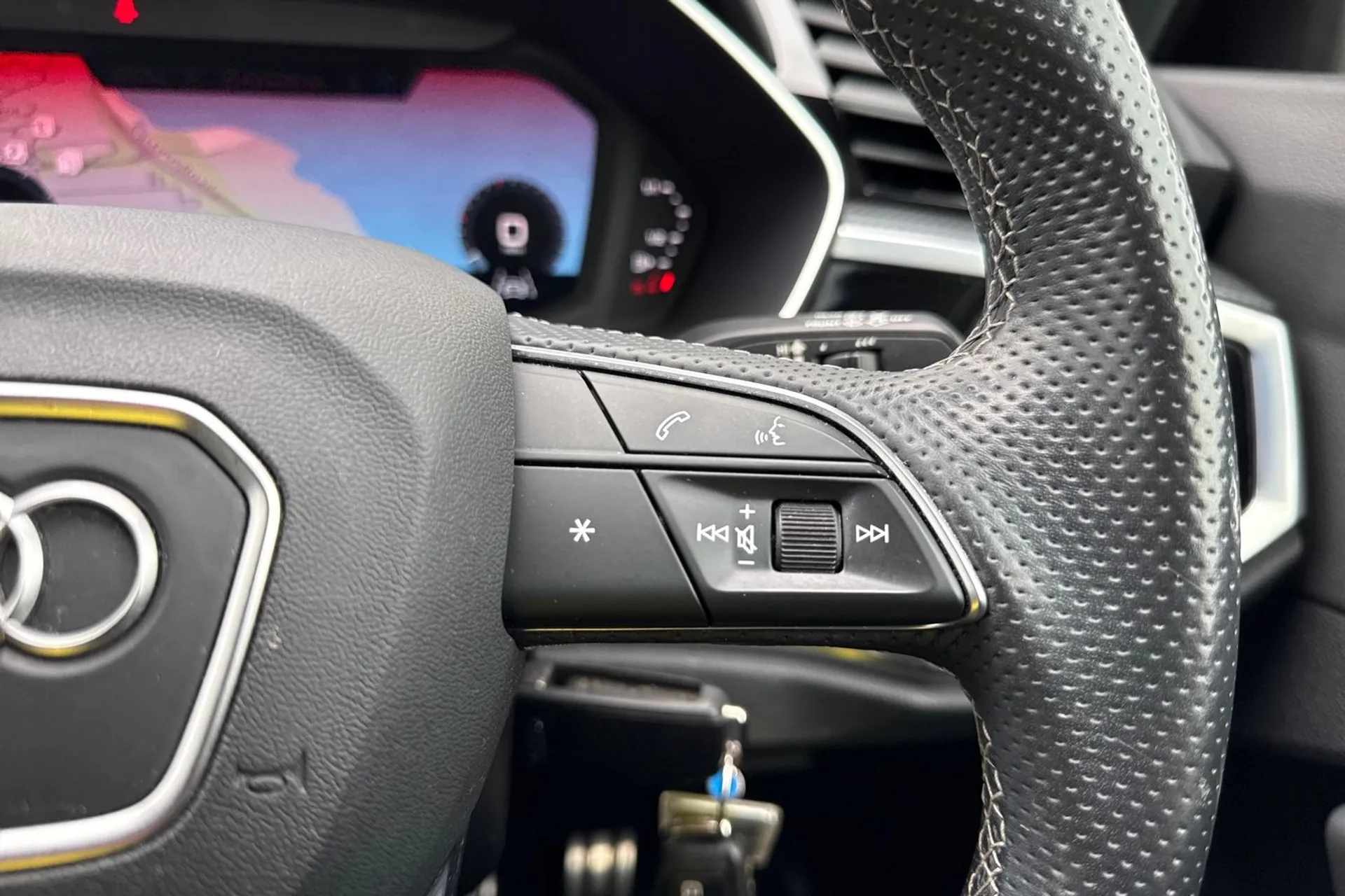 Audi Q3 thumbnail image number 40