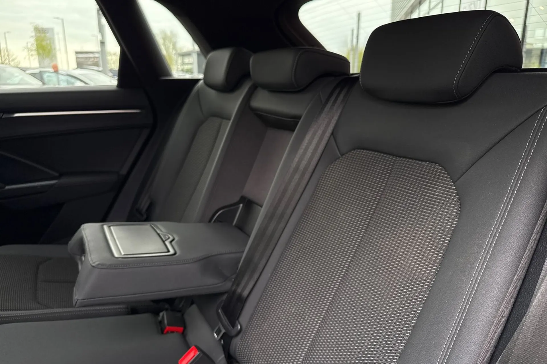 Audi Q3 thumbnail image number 42