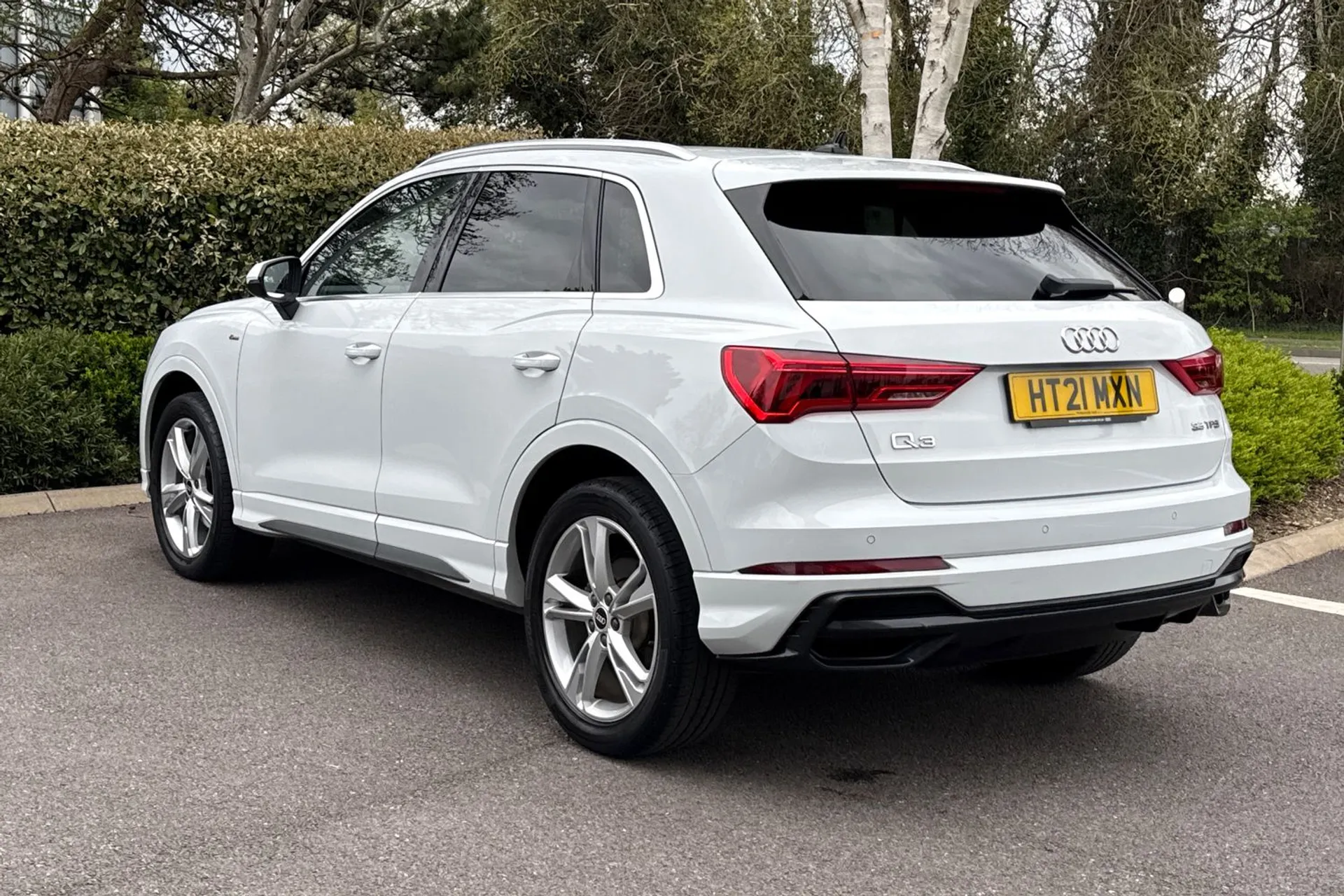 Audi Q3 thumbnail image number 16